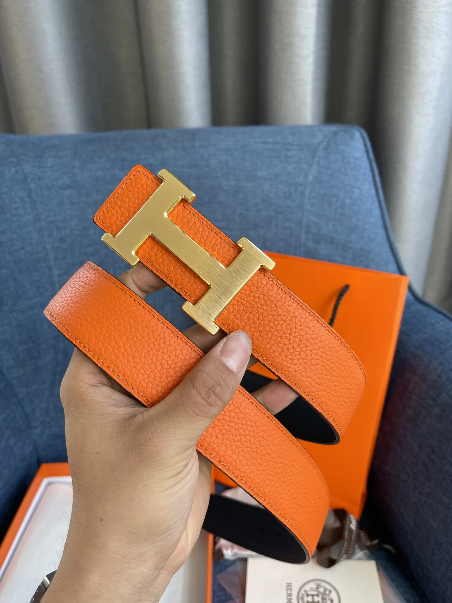エルメス新作オレンジレザーベルト