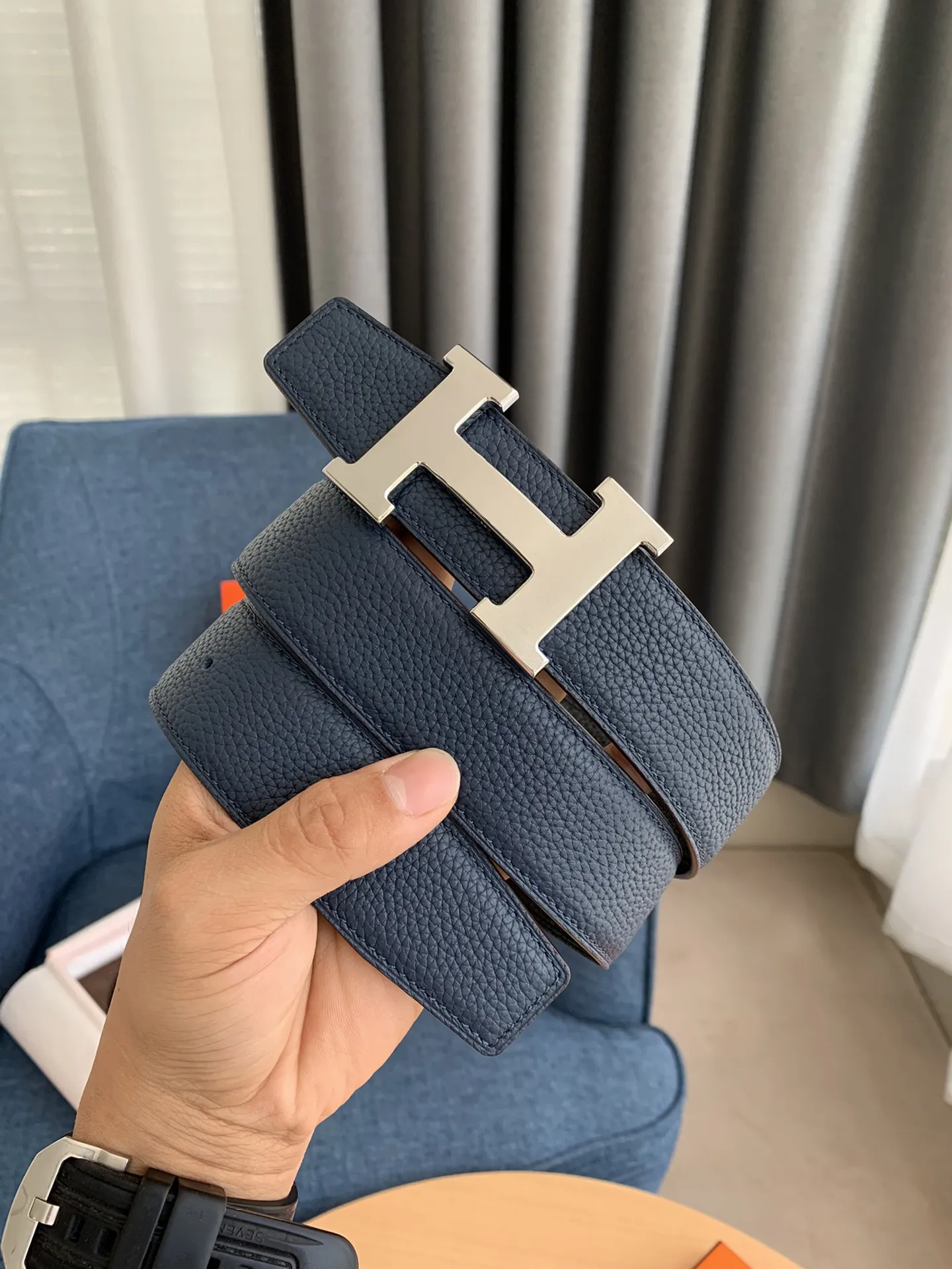 Hermès新作ブルーベルトリバーシブル38mm