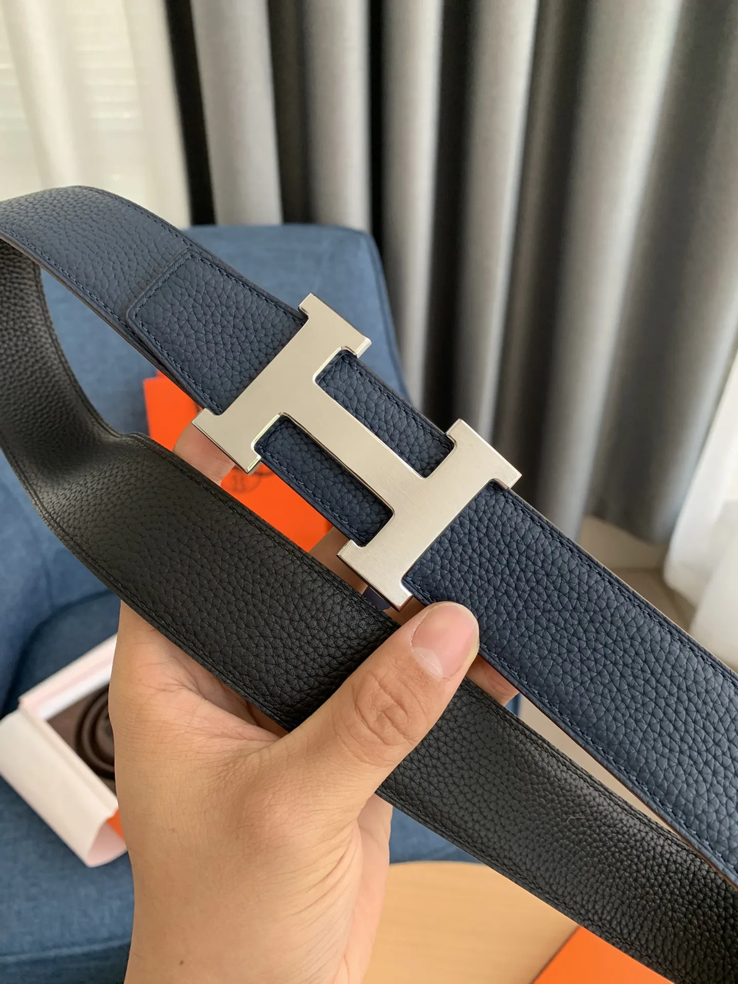 Hermès新作ブルーベルトリバーシブル38mm - 画像 (6)