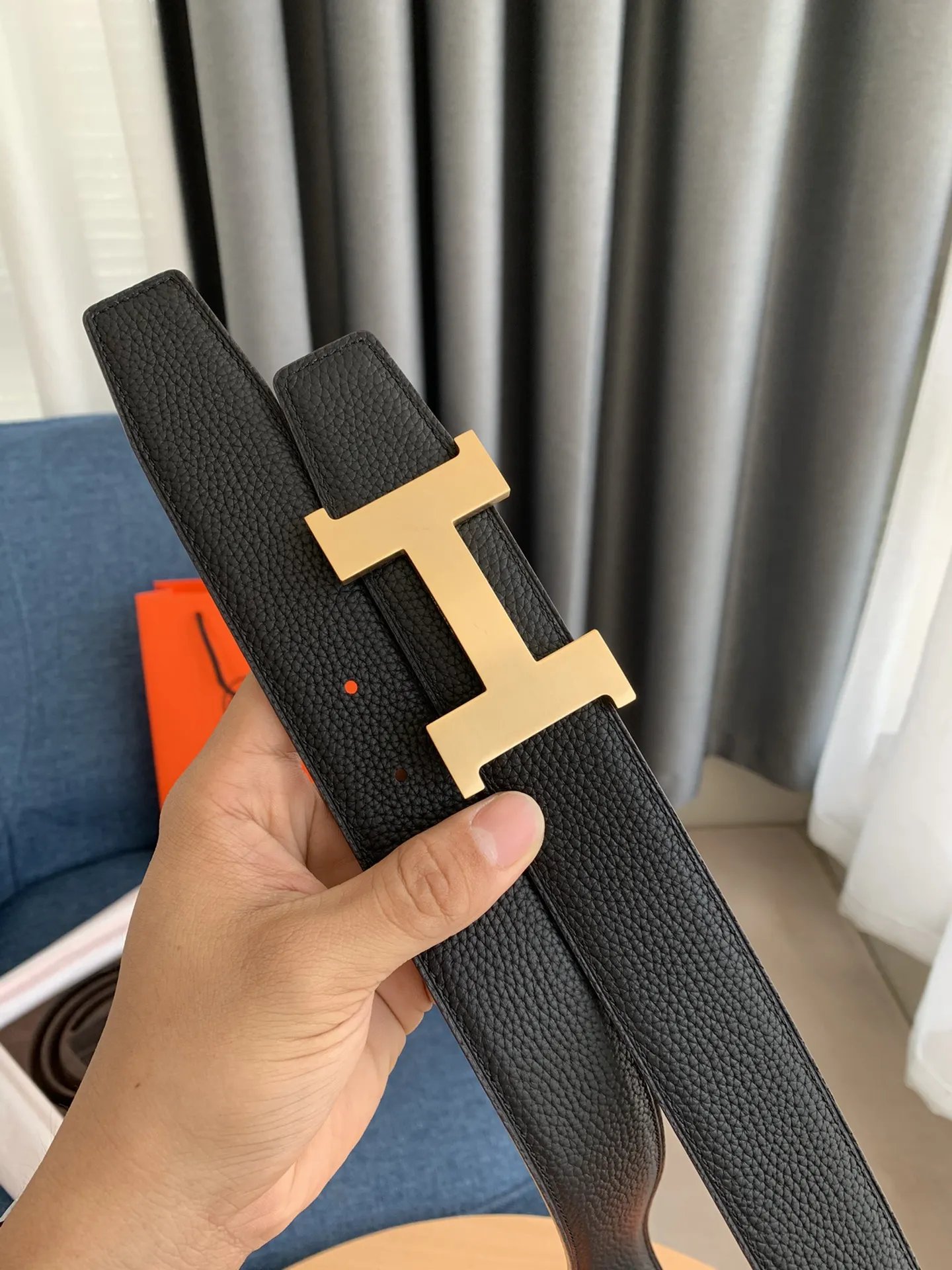 Hermès新作黒リバーシブルレザーベルト - 画像 (3)