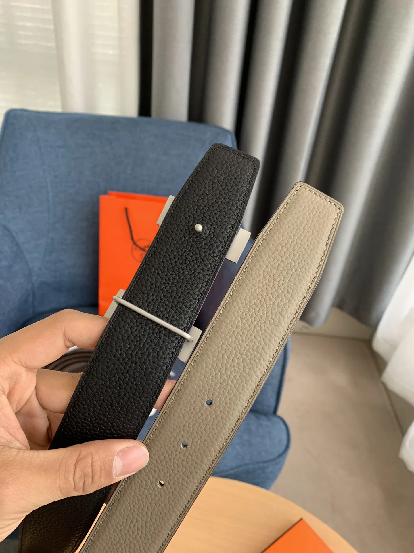 Hermès新作コンステンスベルトグレー革リバーシブル - 画像 (5)