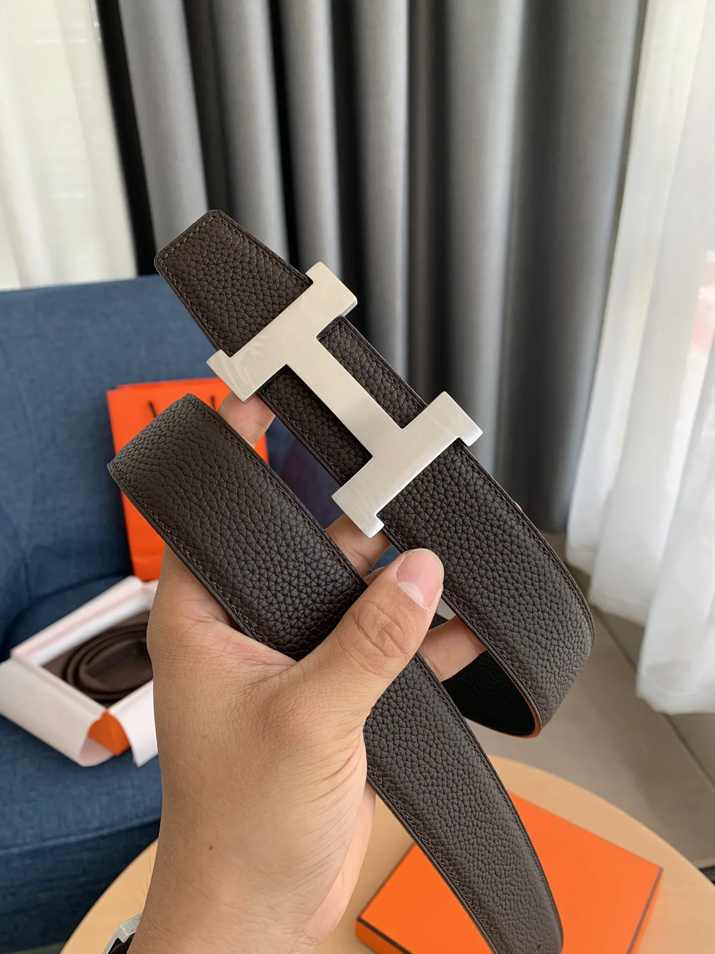 エルメス新作コンステンスベルト黒革リバーシブル - 画像 (3)