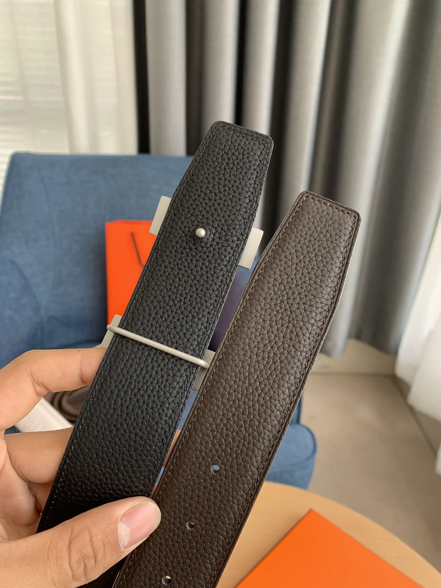 エルメス新作コンステンスベルト黒革リバーシブル - 画像 (5)