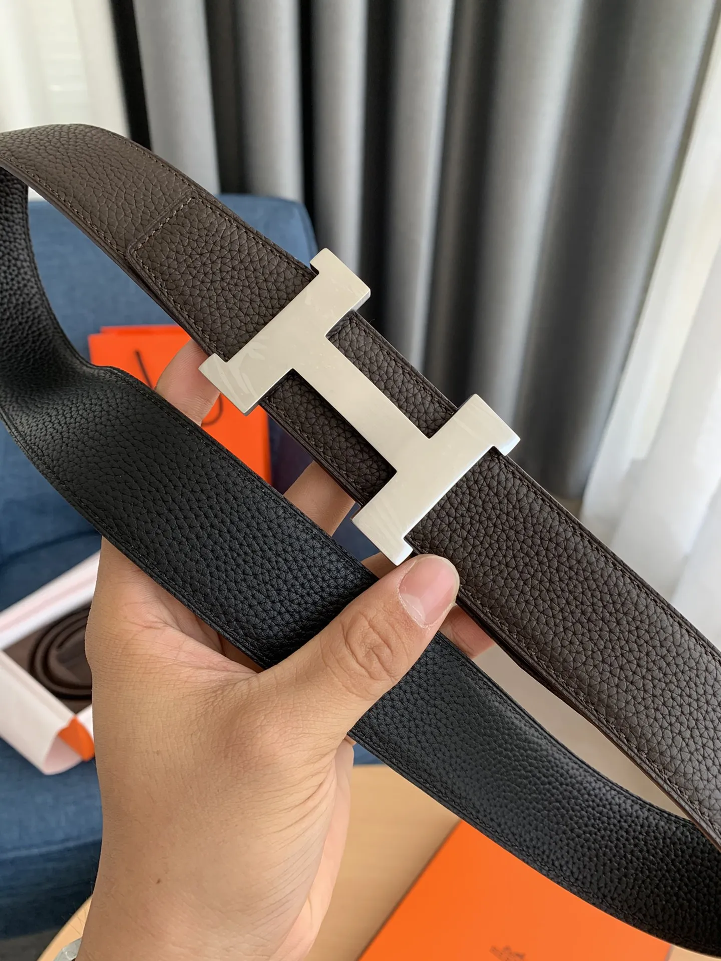 エルメス新作コンステンスベルト黒革リバーシブル - 画像 (6)