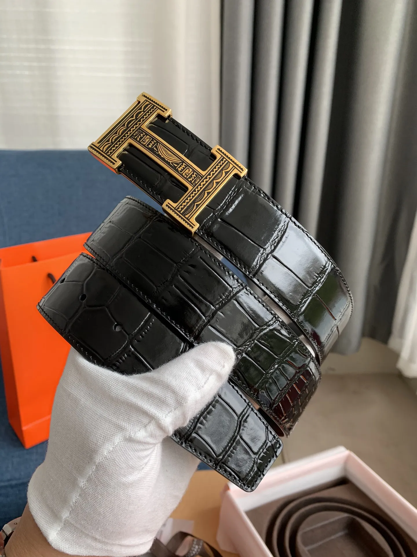 Hermès新作黒リバーシブルレザーベルト38mm