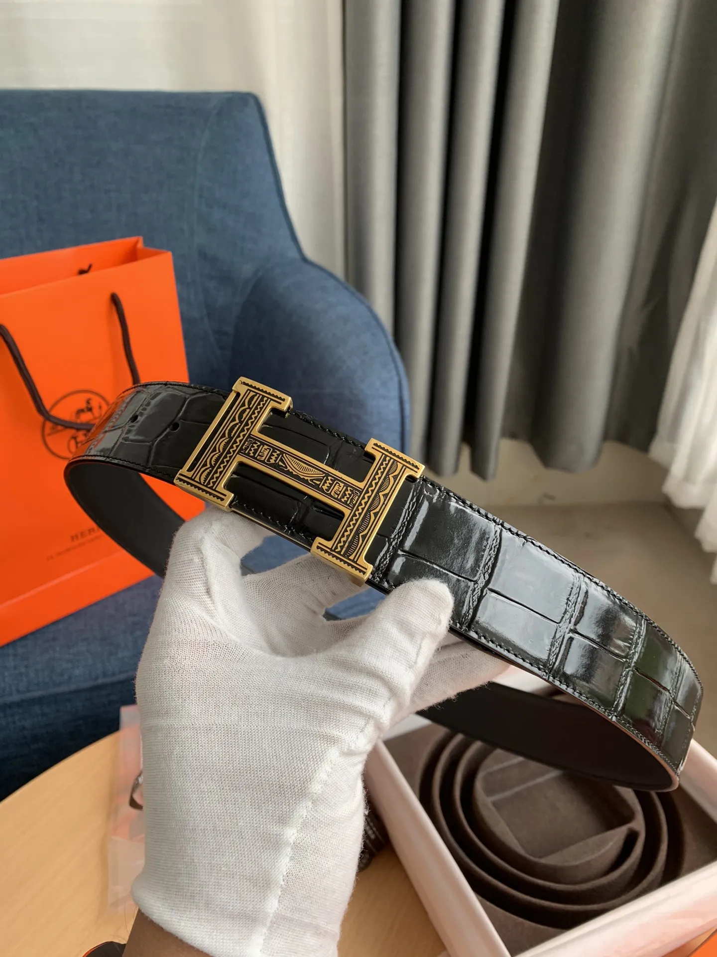 Hermès新作黒リバーシブルレザーベルト38mm - 画像 (5)