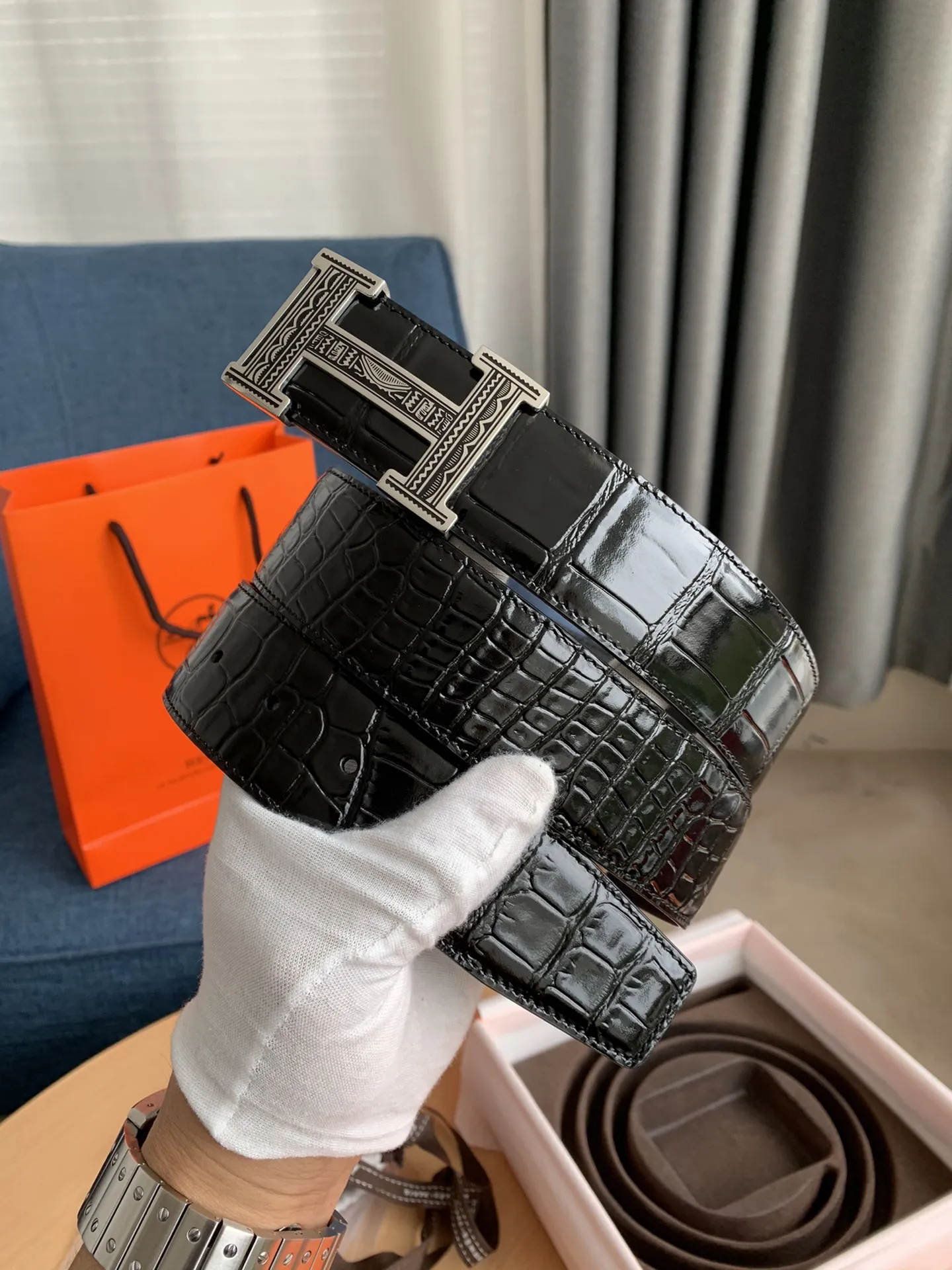 エルメス新作黒コンステンスベルトバックル