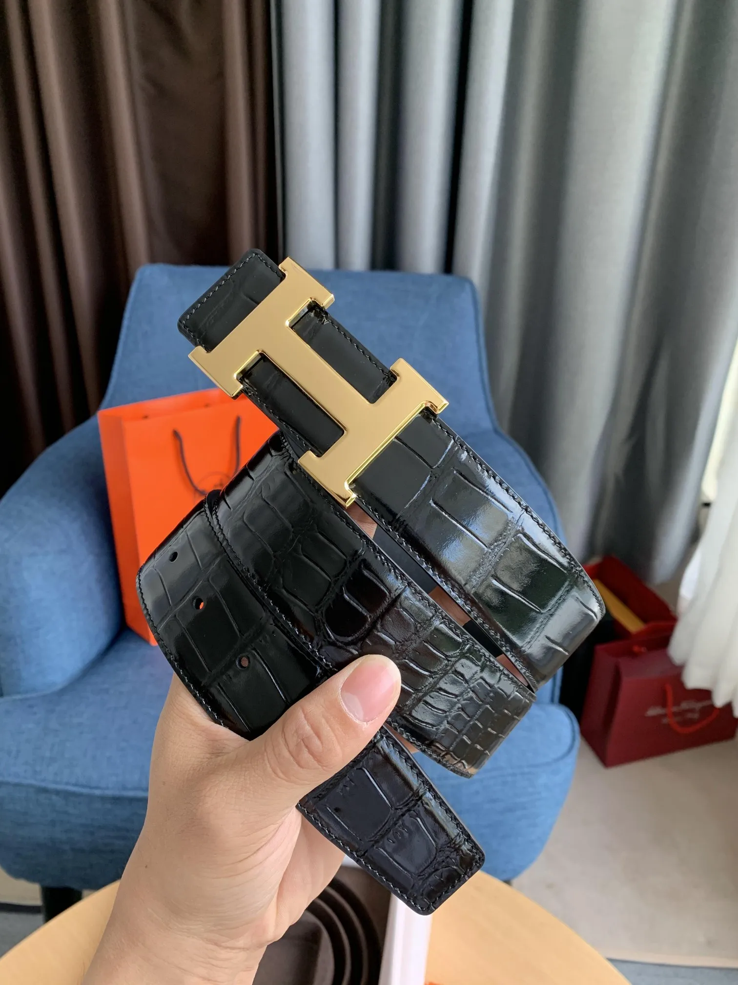 エルメス新作黒コンステンスベルトバックル