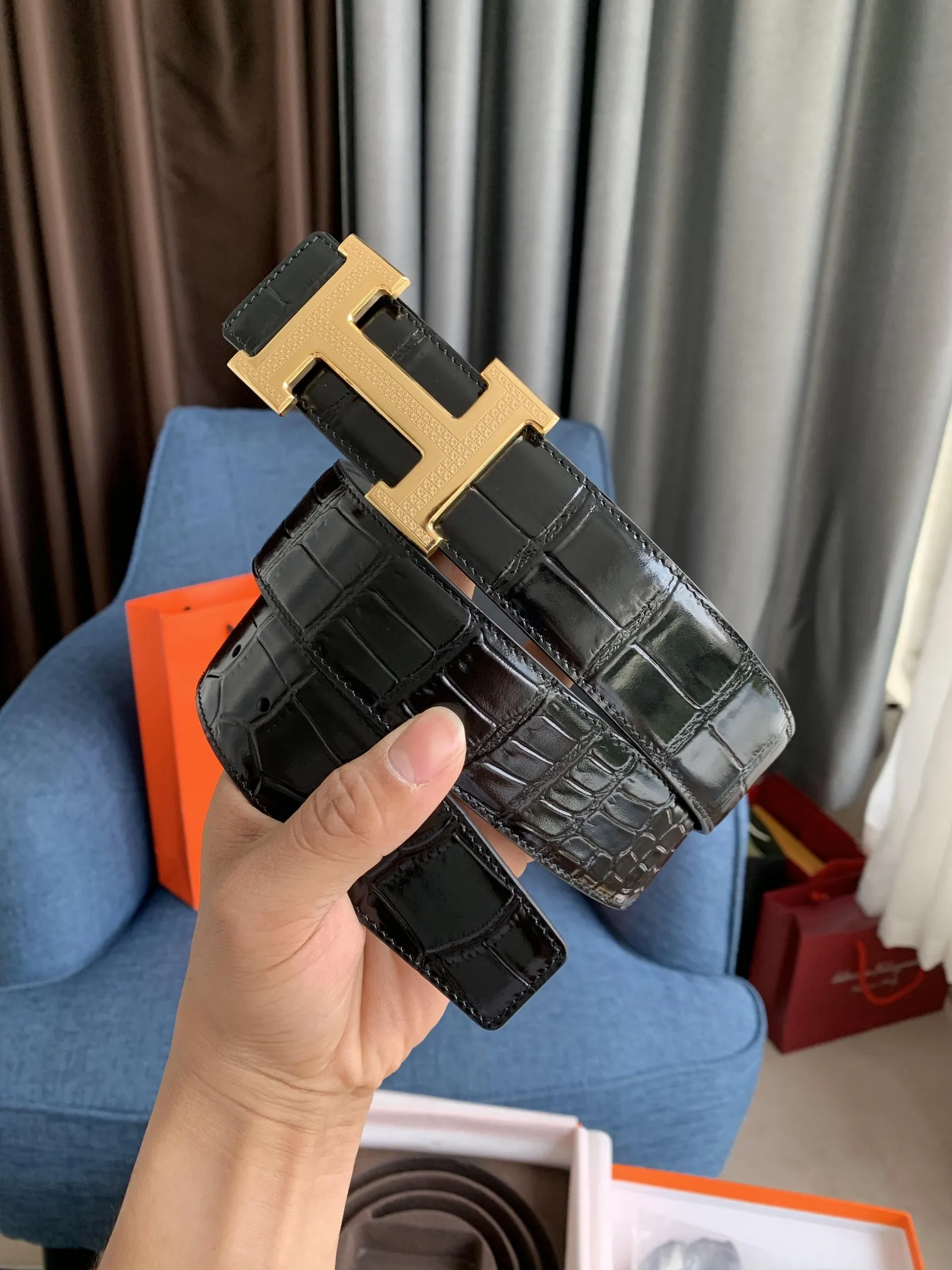 エルメス新作コンステンスベルトブラッククロコ