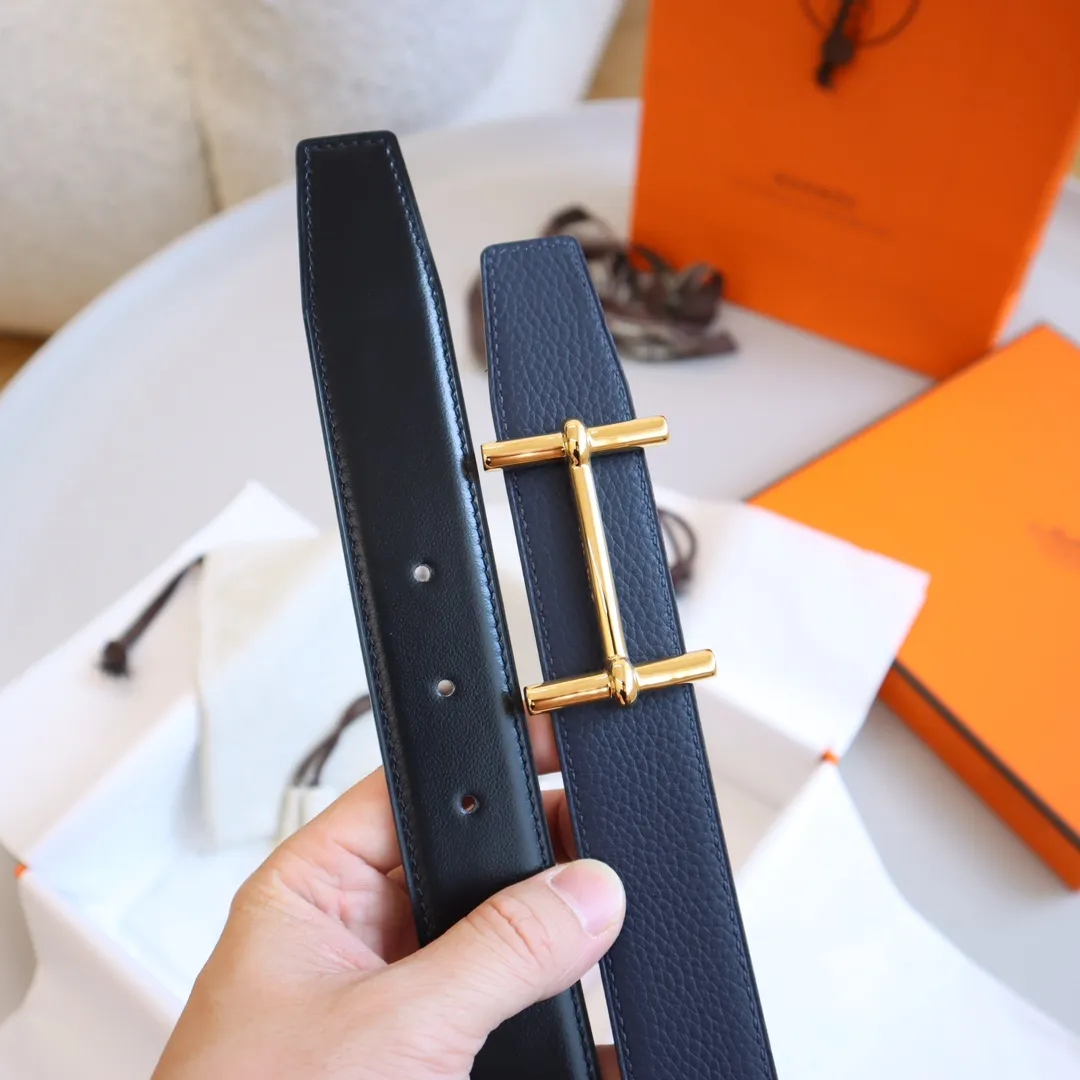 Hermès 新作黒レザーウェストベルト