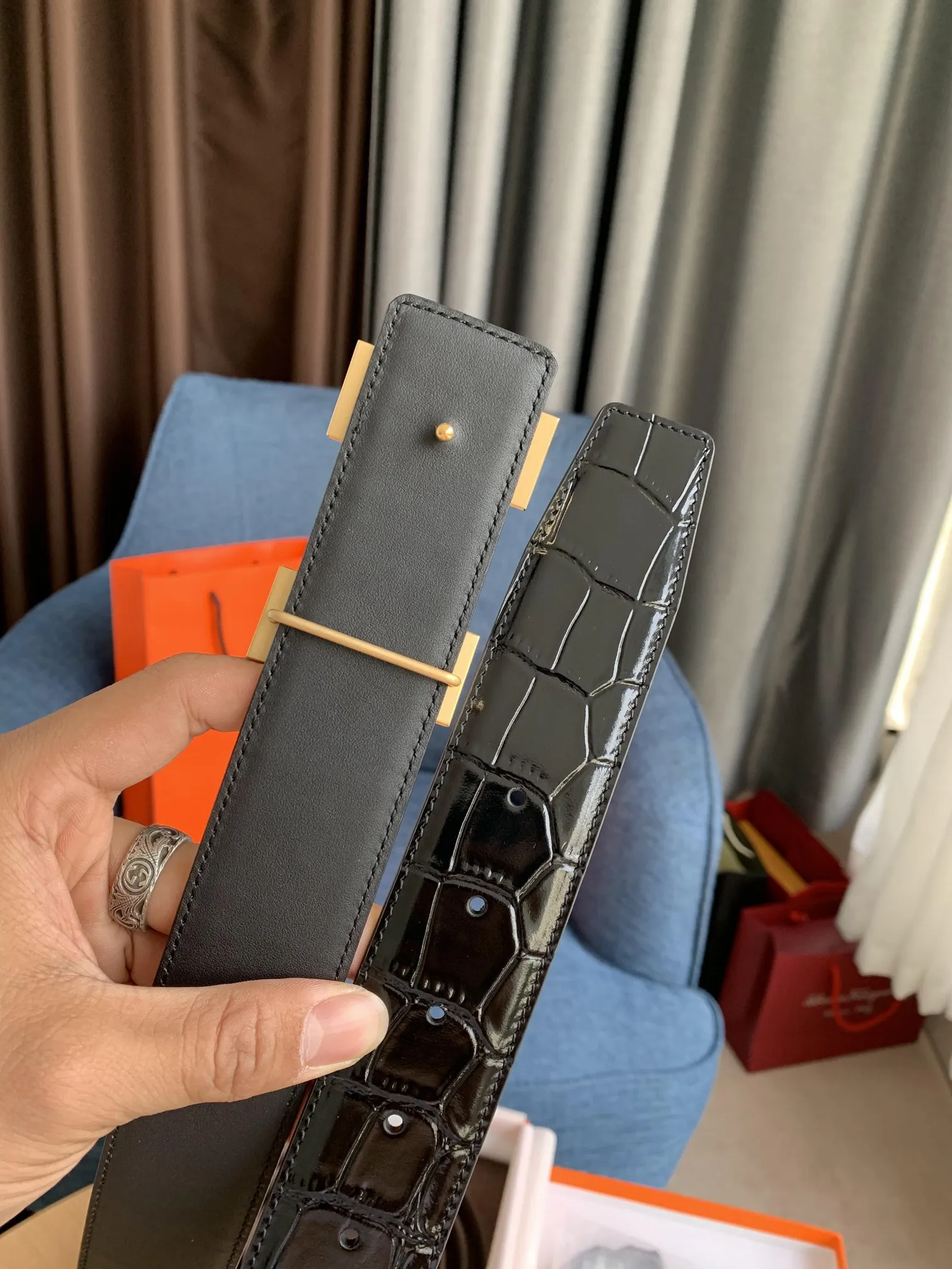 エルメス新作コンステンスベルト黒革リバーシブル - 画像 (5)