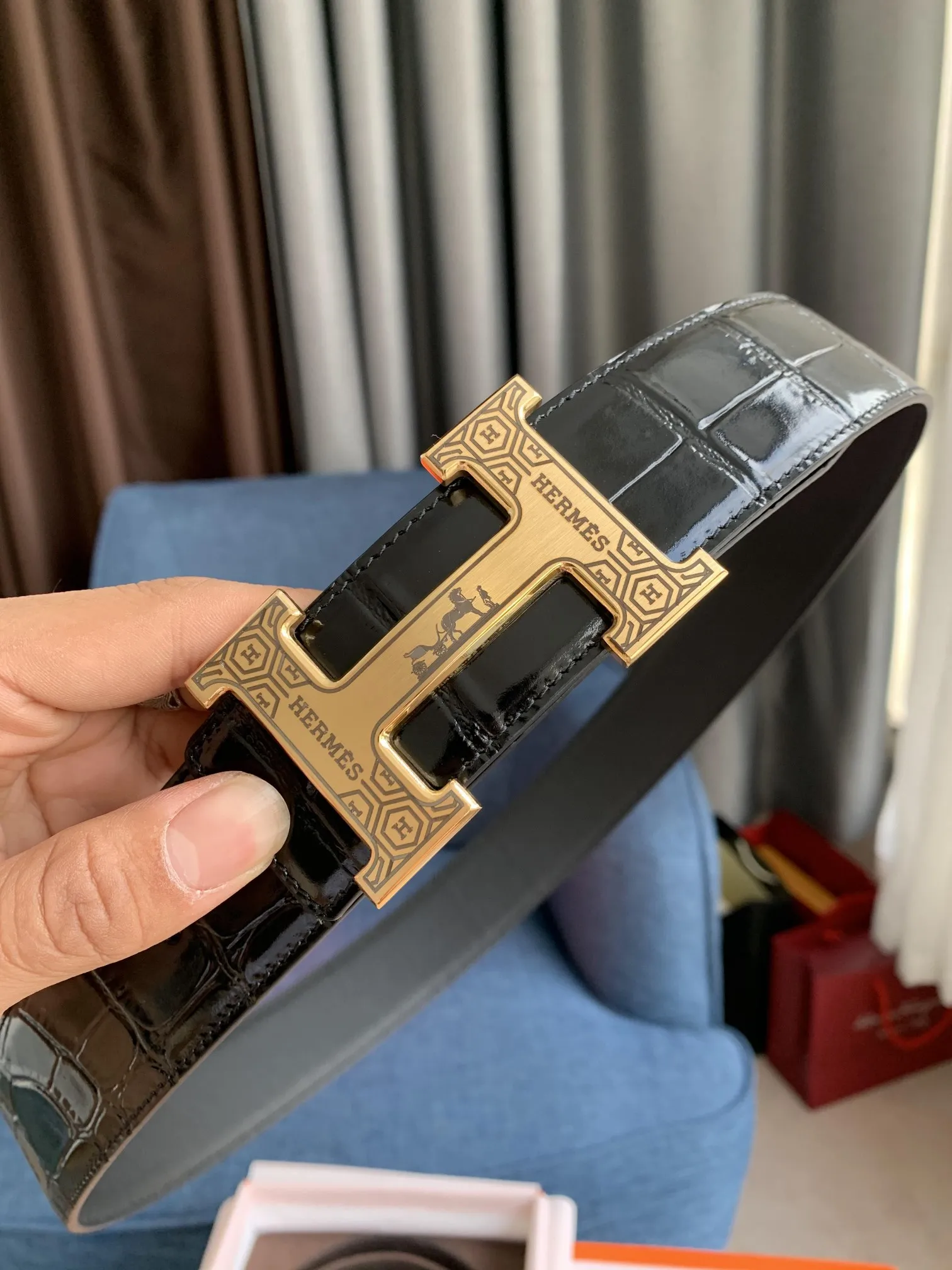 エルメス新作コンステンスベルト黒革リバーシブル - 画像 (7)