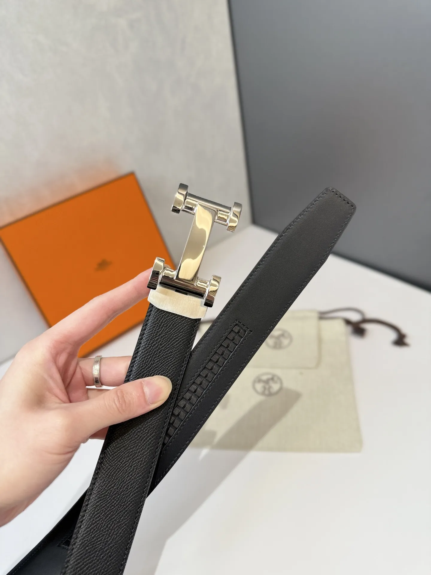 エルメス 新作 ブラック 自動スムーズバックルベルト - 画像 (6)