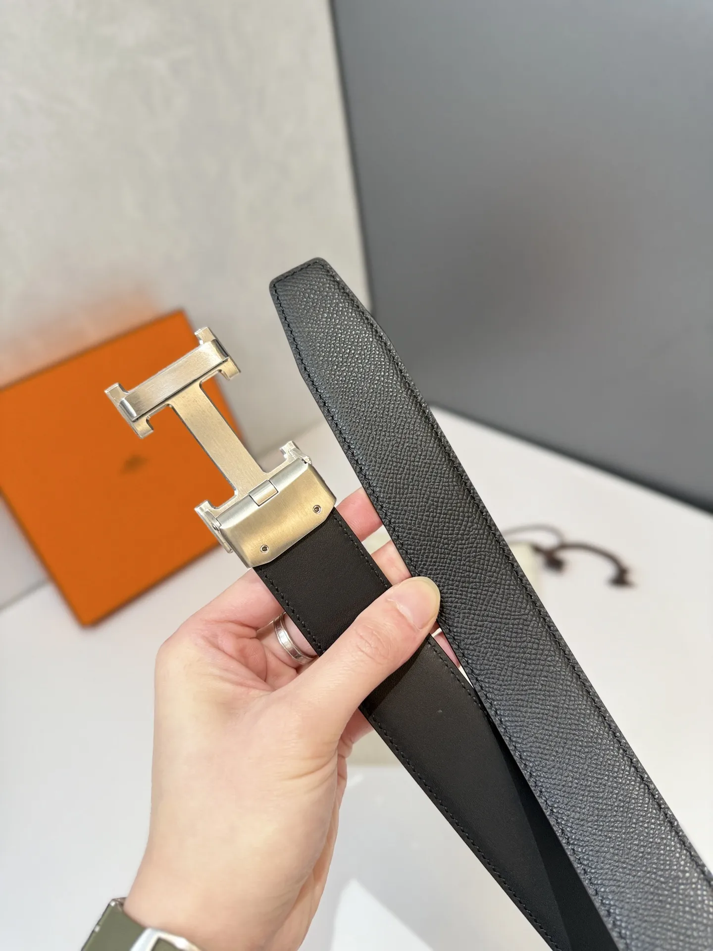 エルメス 新作 ブラック 自動スムーズバックルベルト - 画像 (7)