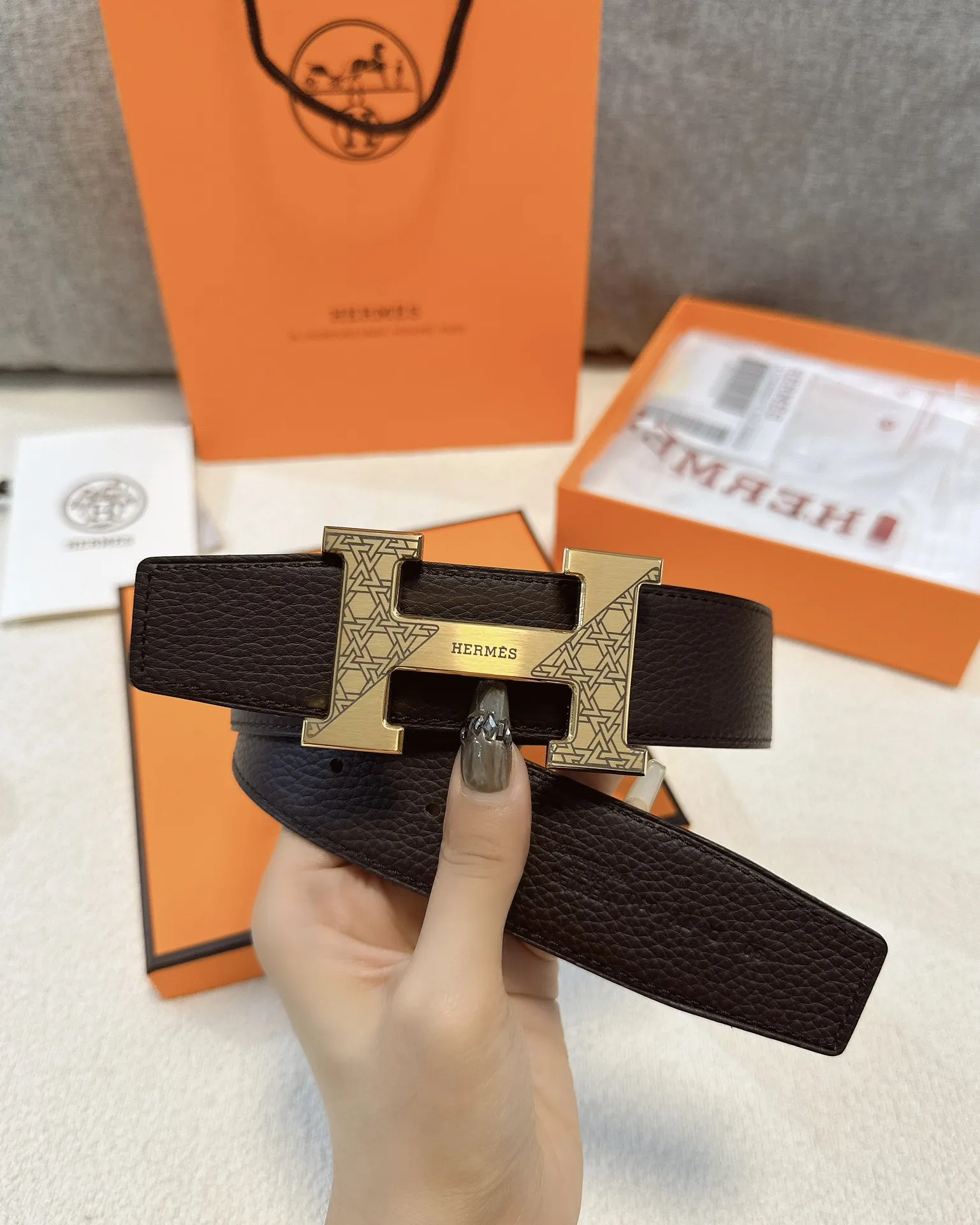 エルメス新作黒レザーベルトHバックル - 画像 (4)