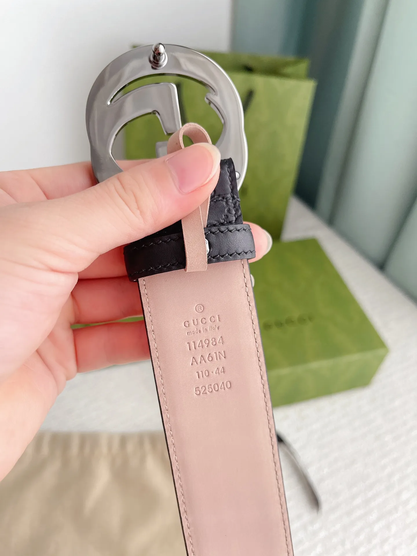 Gucci 新作 黒 ベルト 4.0cm 圧小花デザイン - 画像 (8)