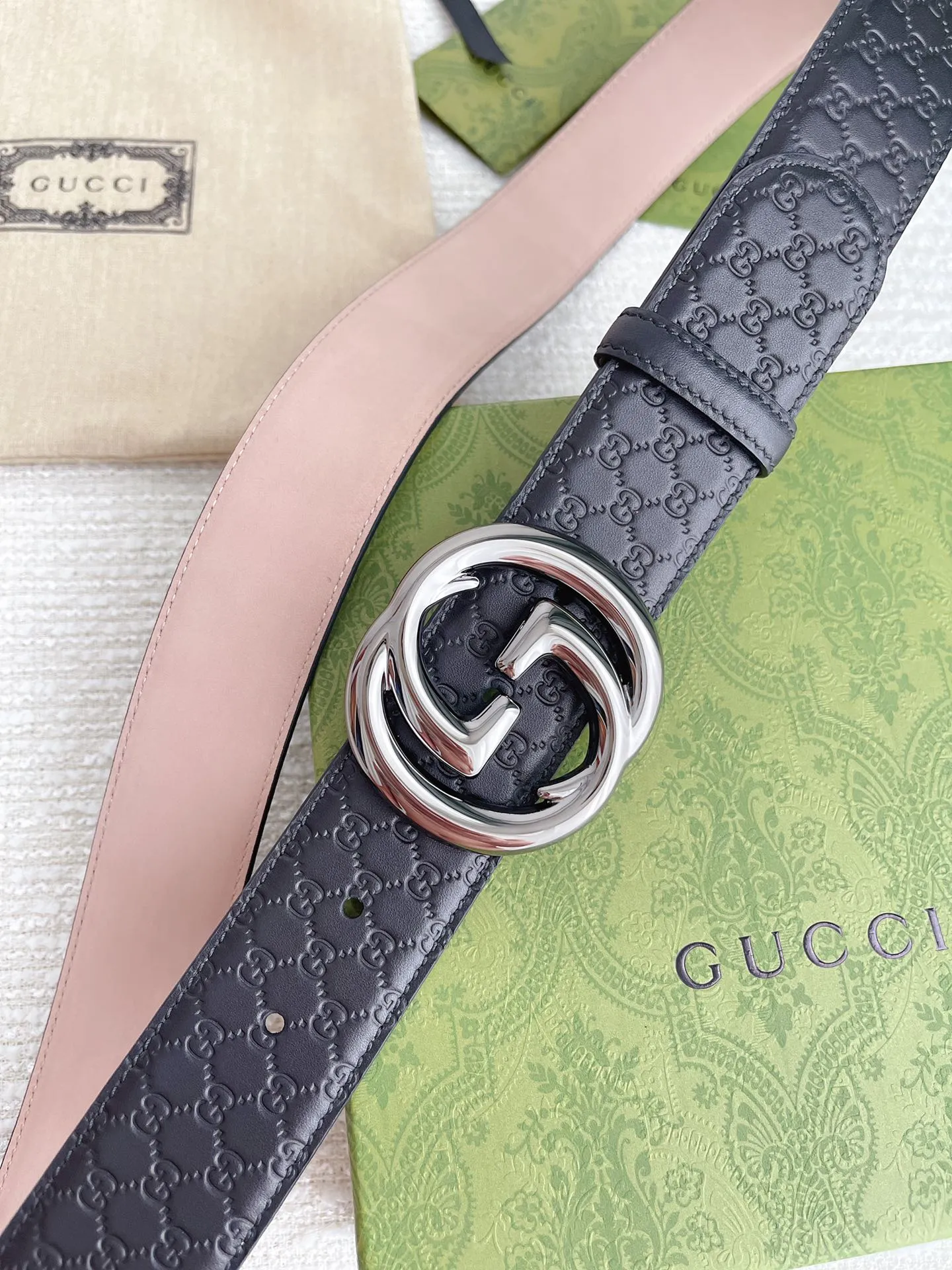 Gucci 新作 黒 ベルト 4.0cm 圧小花デザイン - 画像 (9)