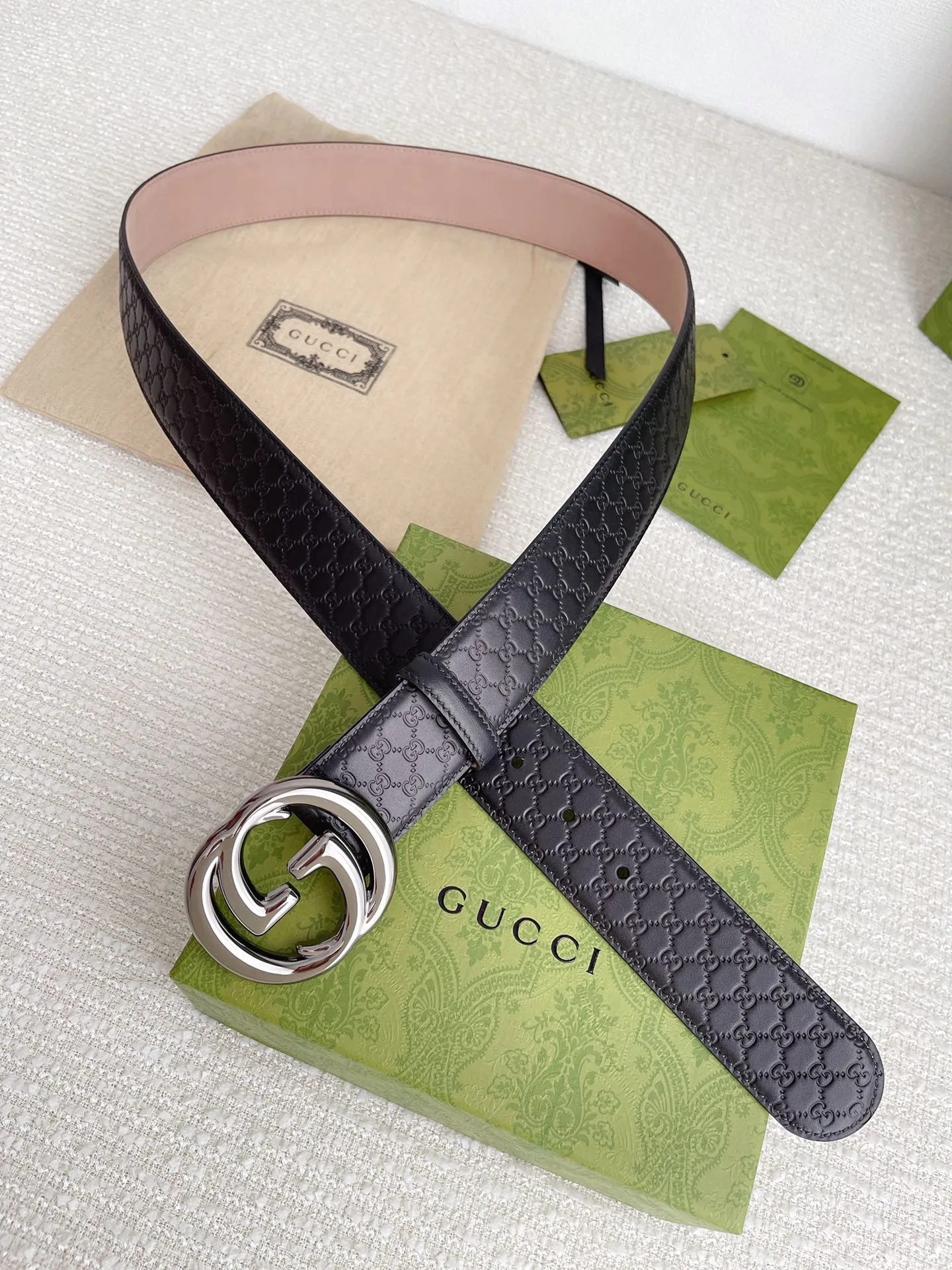 Gucci 新作 黒 ベルト 4.0cm 圧小花デザイン - 画像 (10)