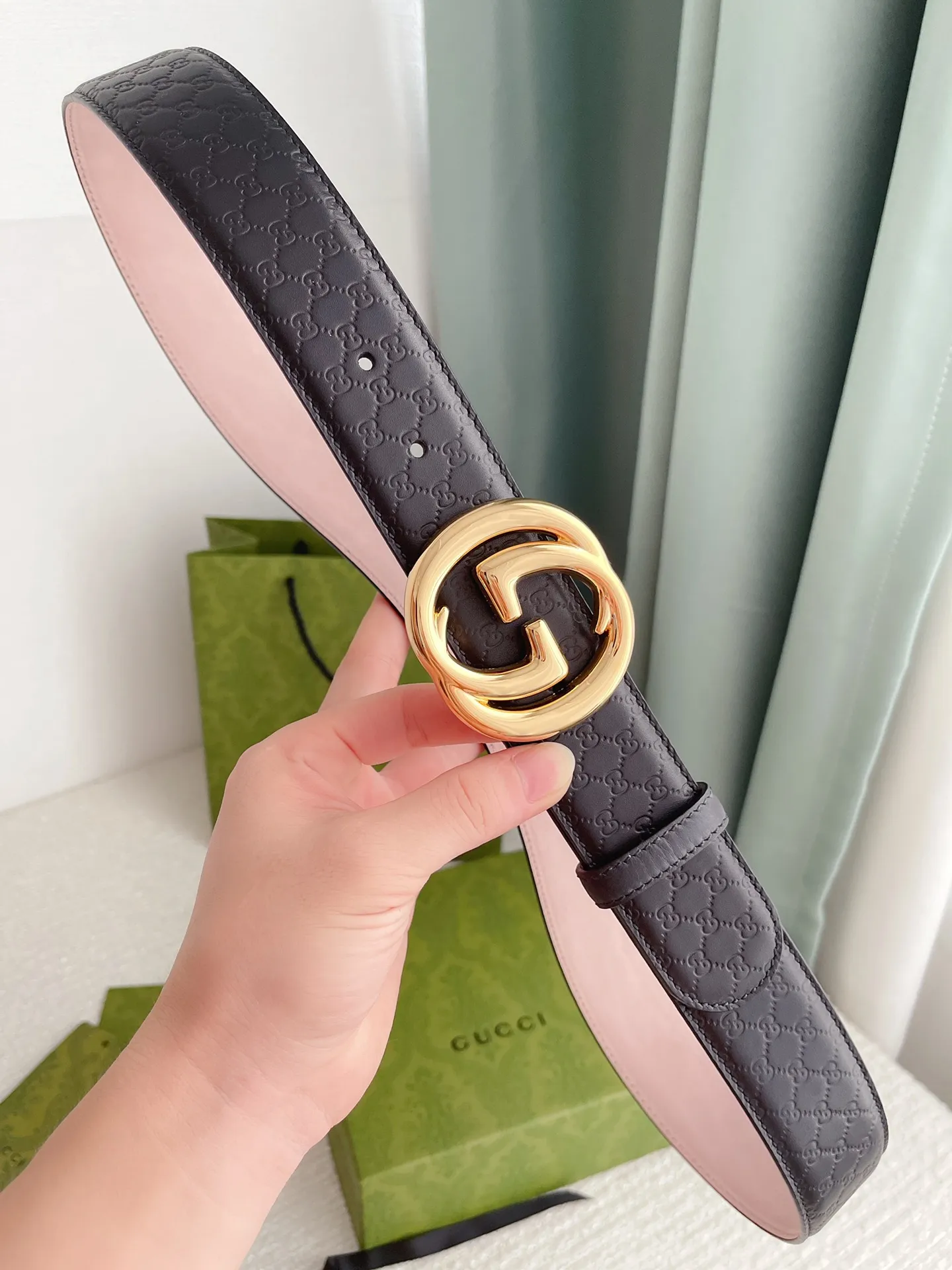 Gucci 新作ブラックベルトゴールドバックル - 画像 (5)