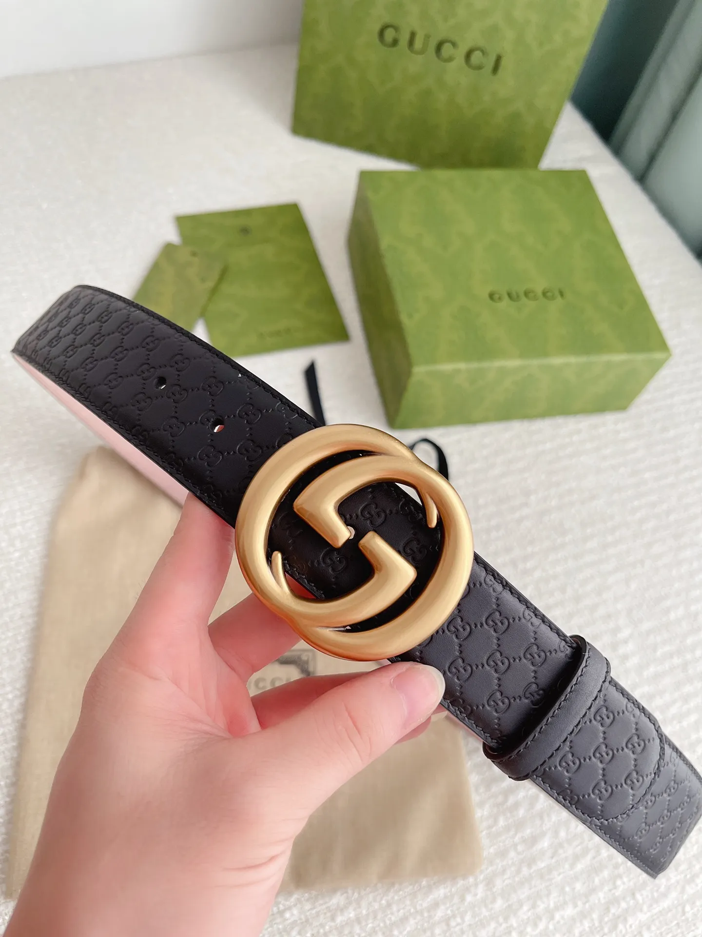 Gucci 新作黒レザーベルトゴールドバックル - 画像 (3)