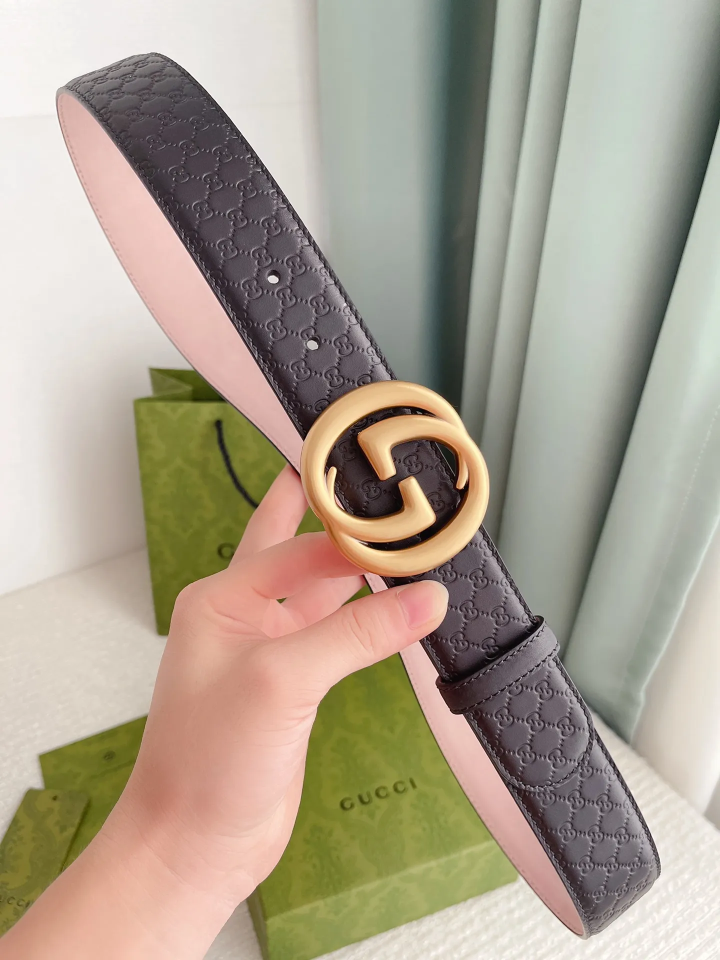 Gucci 新作黒レザーベルトゴールドバックル - 画像 (5)