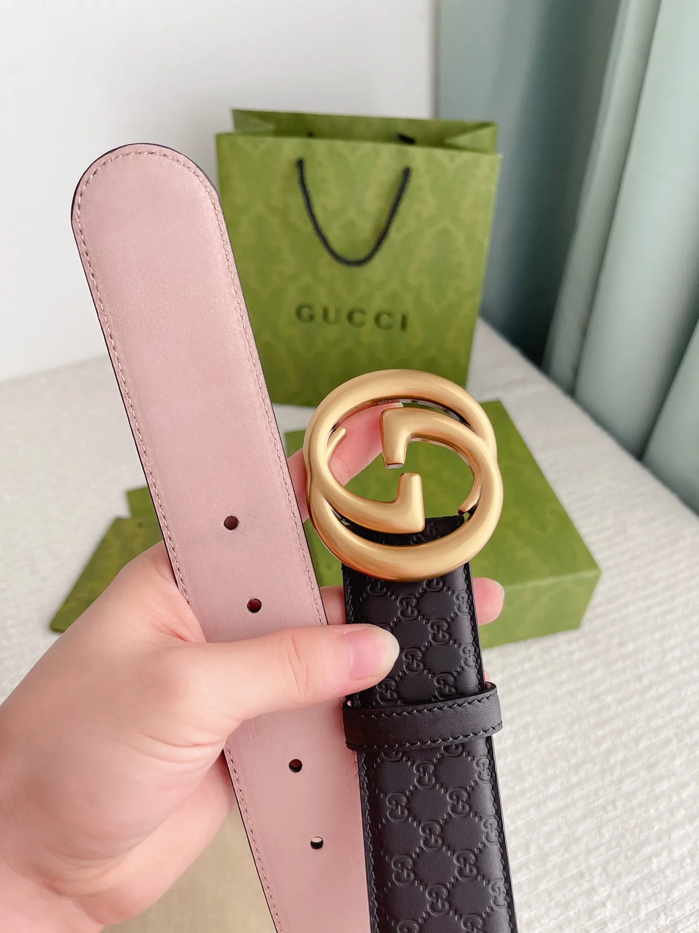 Gucci 新作黒レザーベルトゴールドバックル - 画像 (6)