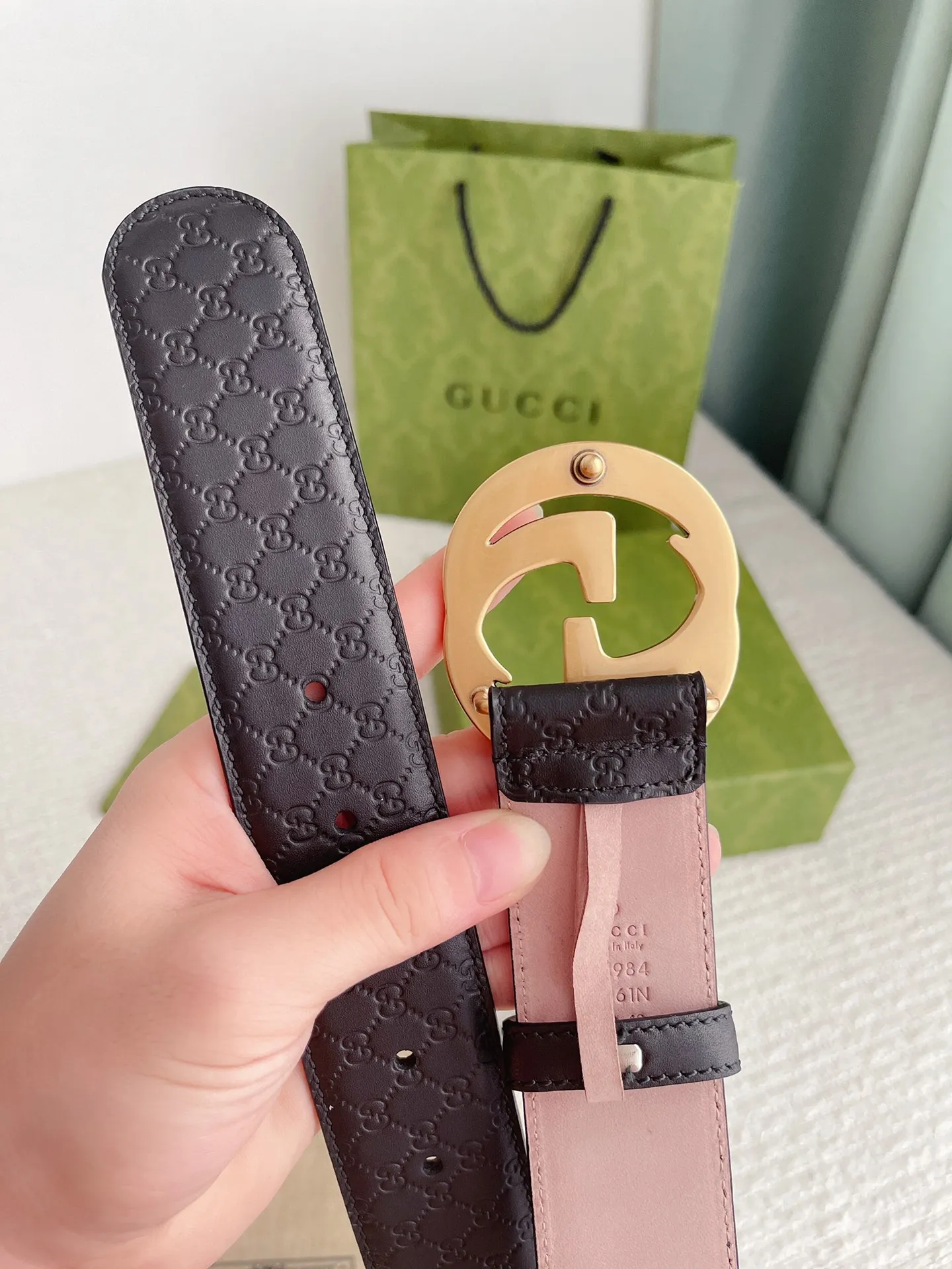 Gucci 新作黒レザーベルトゴールドバックル - 画像 (7)