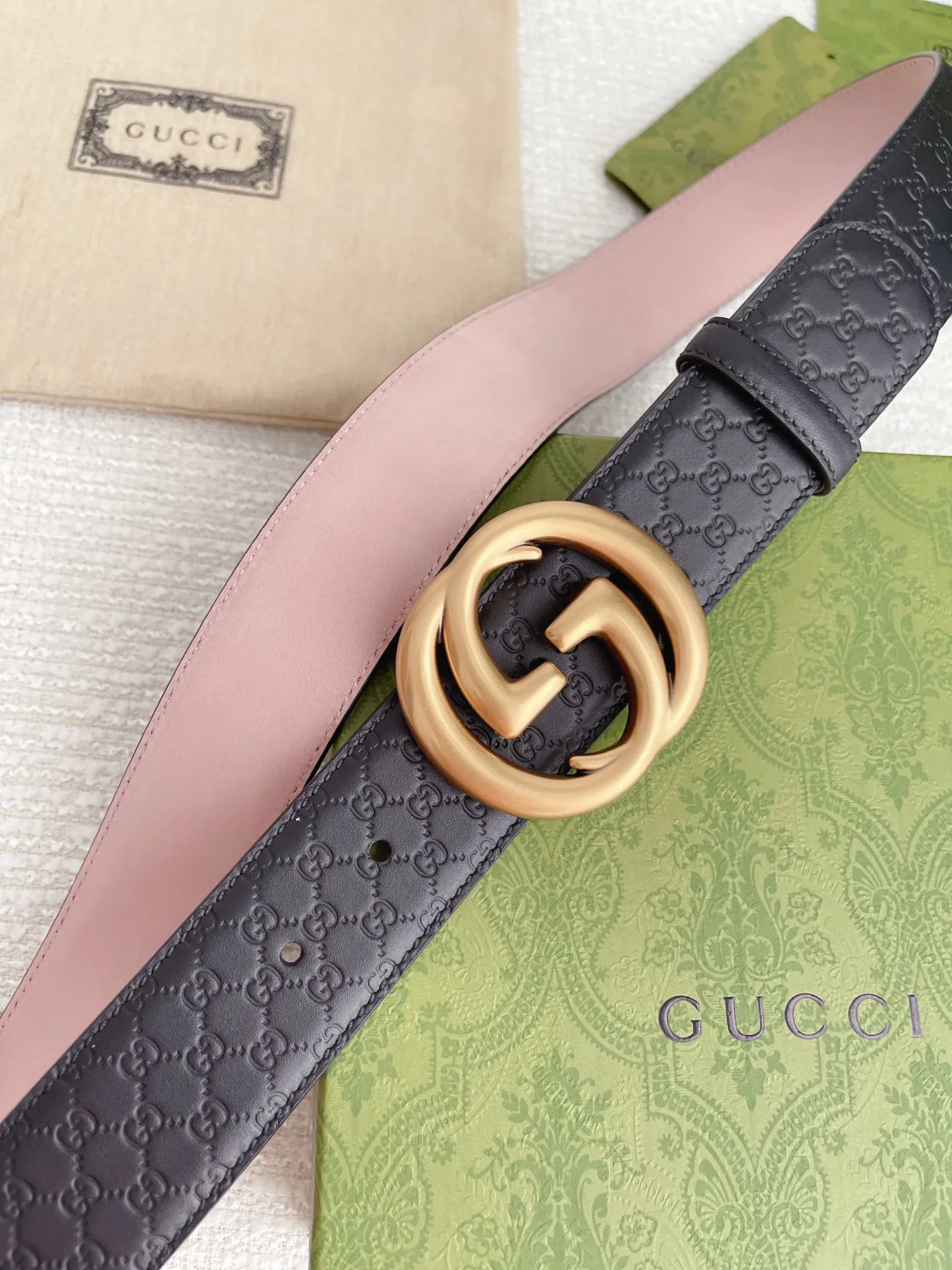 Gucci 新作黒レザーベルトゴールドバックル - 画像 (9)