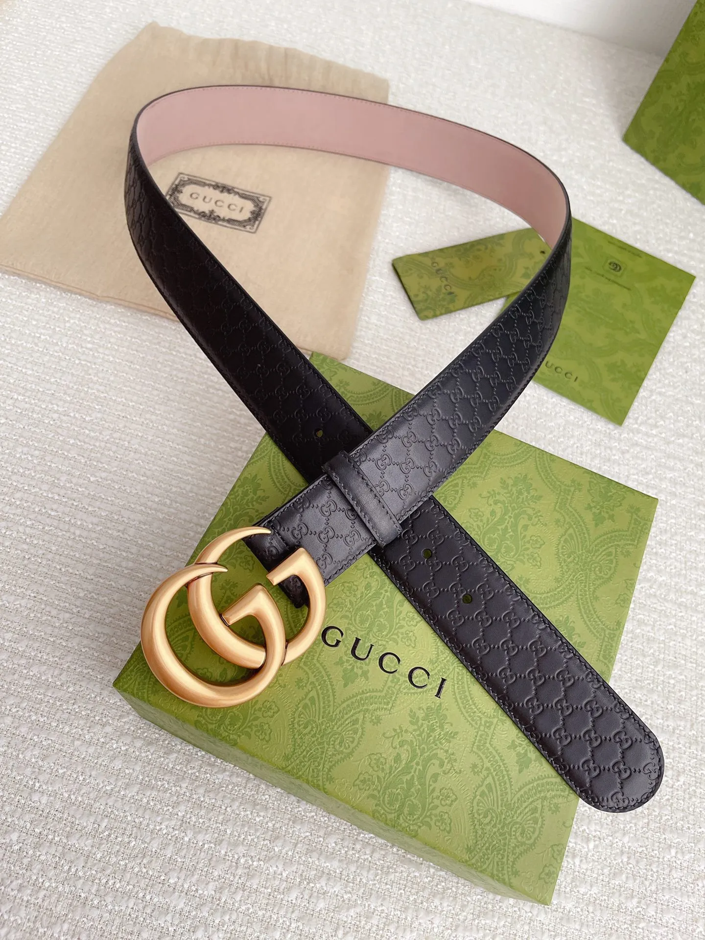 Gucci 新作ブラックベルトゴールドバックル - 画像 (10)