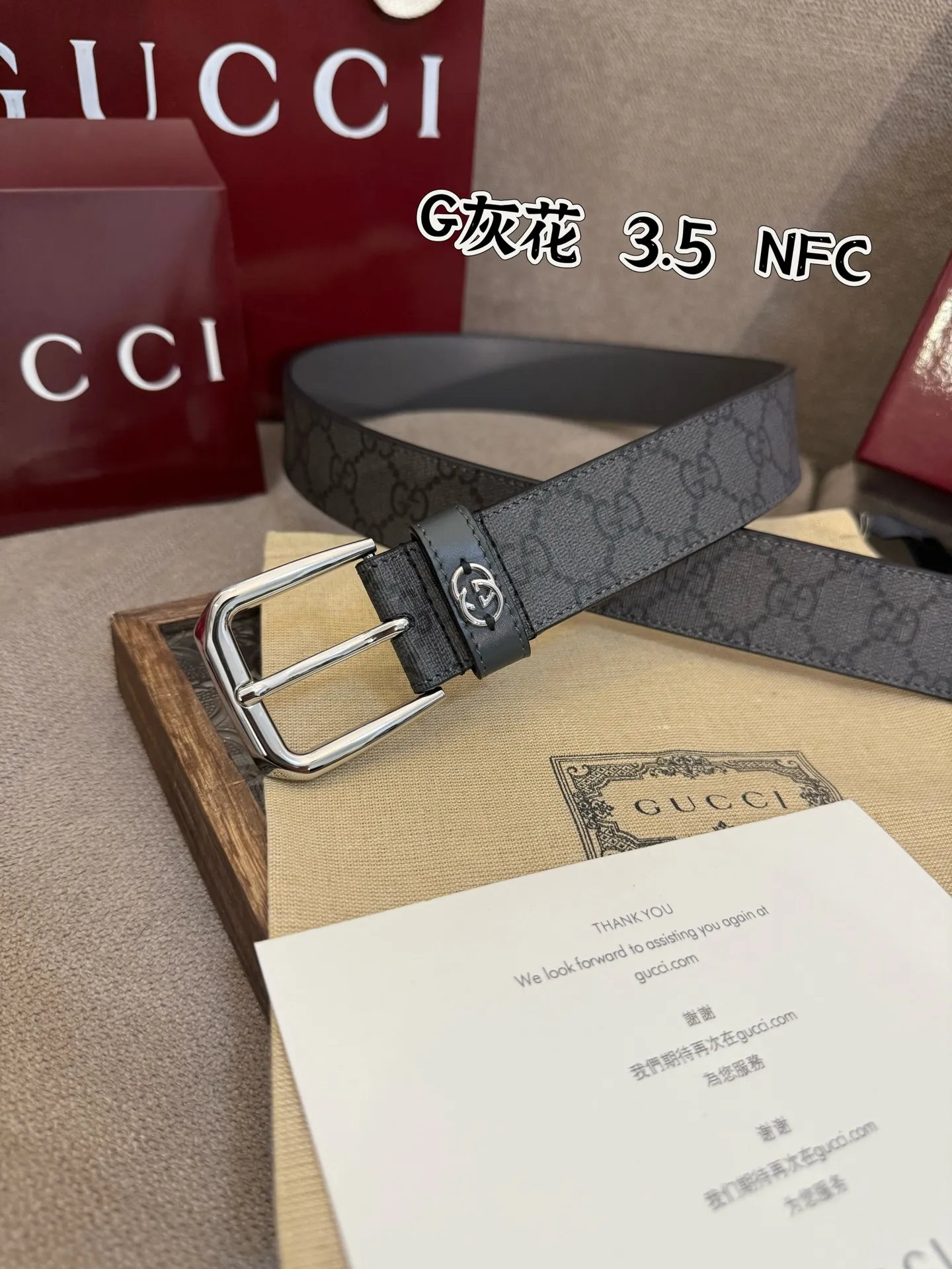 Gucci 新作 グレーPVCベルト 3.5cm GG金具 - 画像 (4)