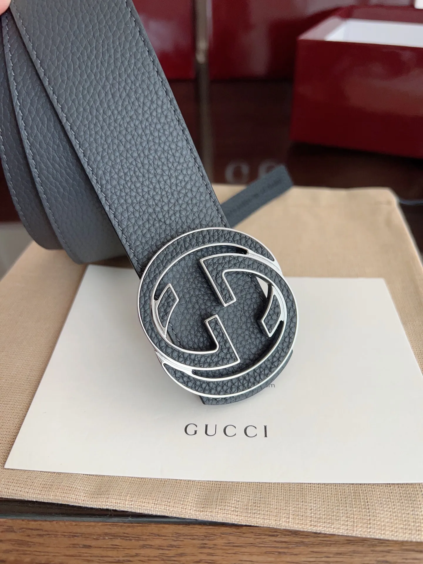 Gucci 新作グレーベルト ダブルGバックル - 画像 (5)