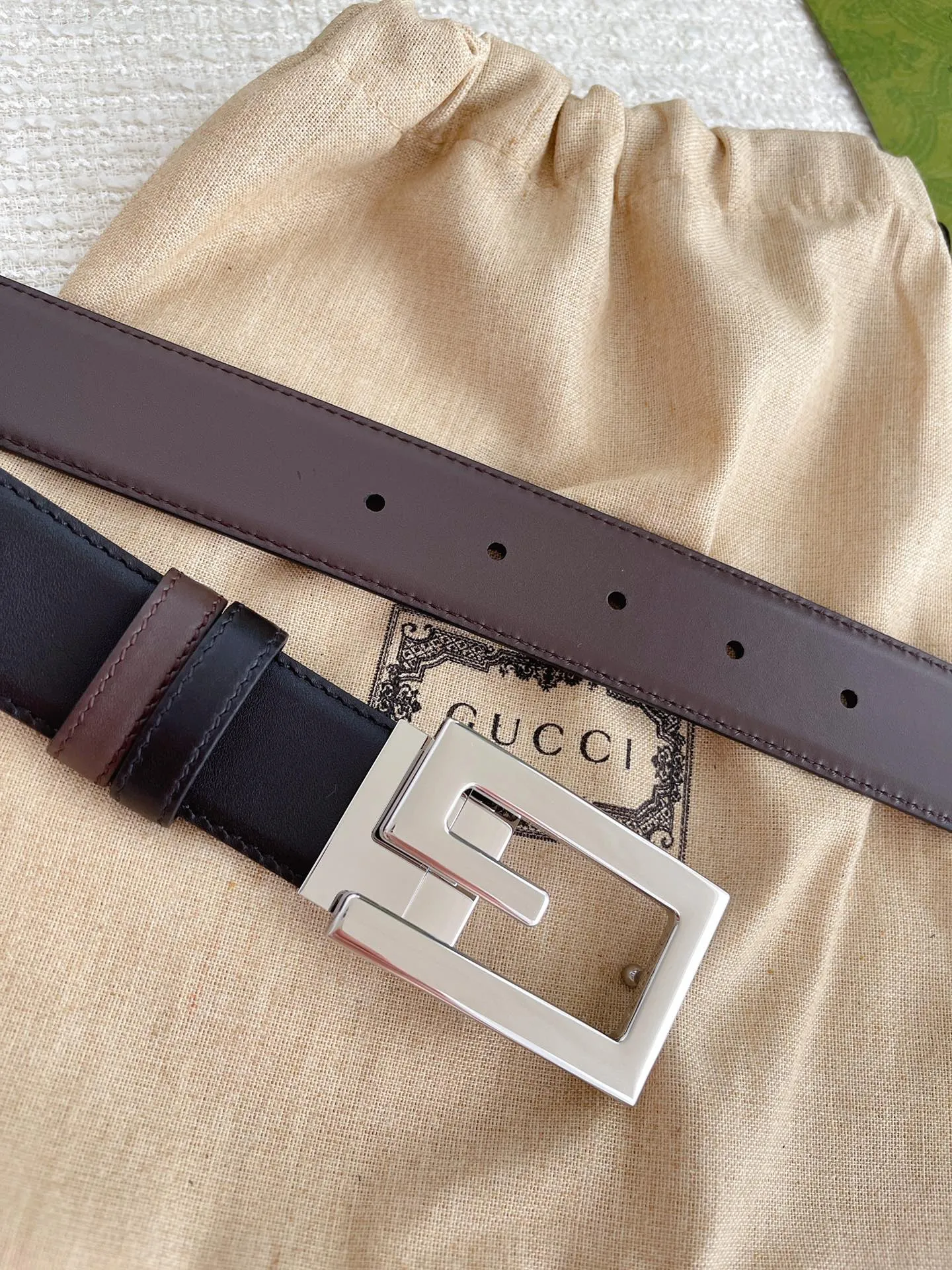 Gucci 新作3.5cm 黒コーヒー ダブルGベルト - 画像 (6)