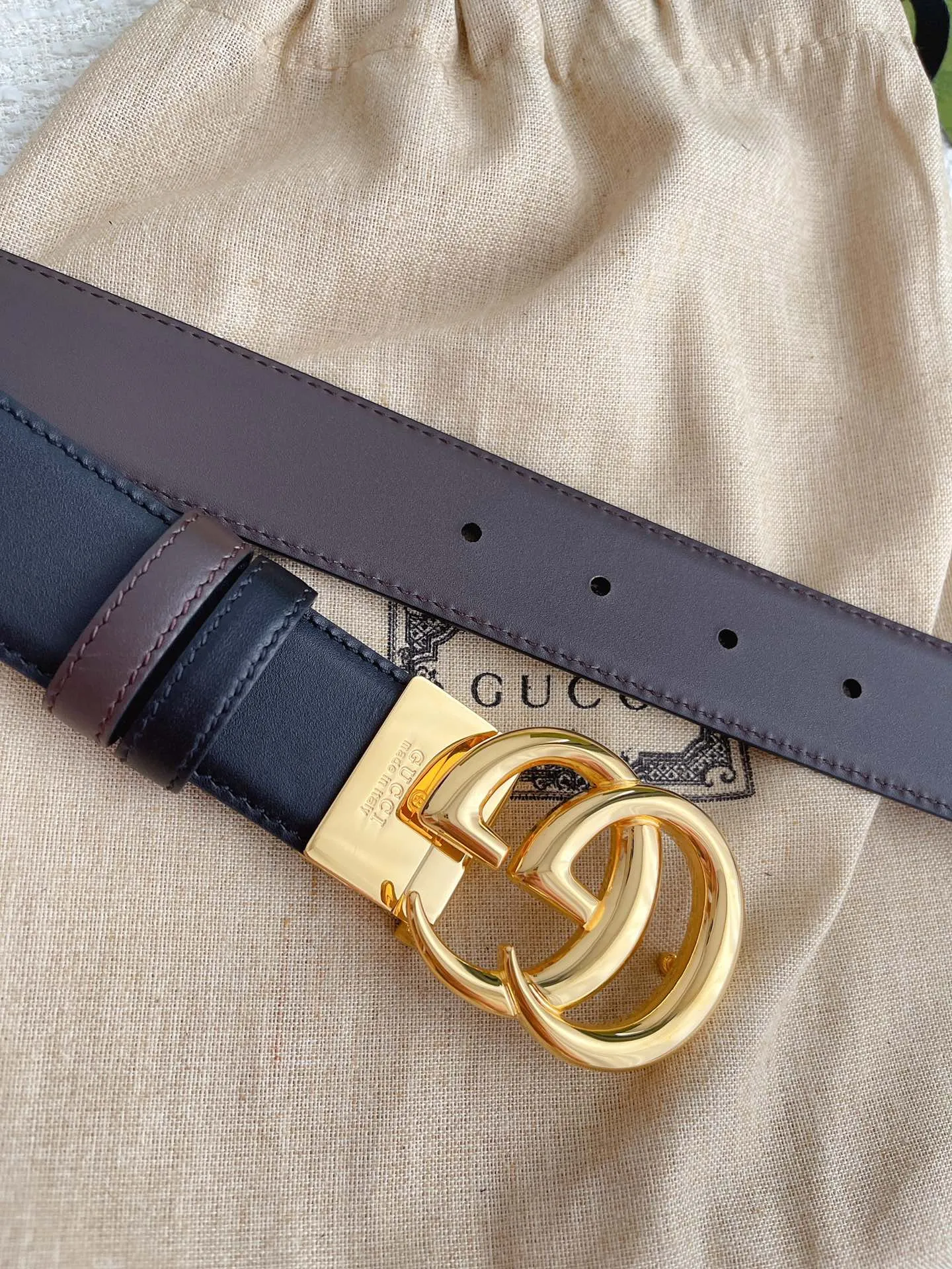 Gucci 新作3.5cm ベルト 黒コーヒー 2面使い - 画像 (6)