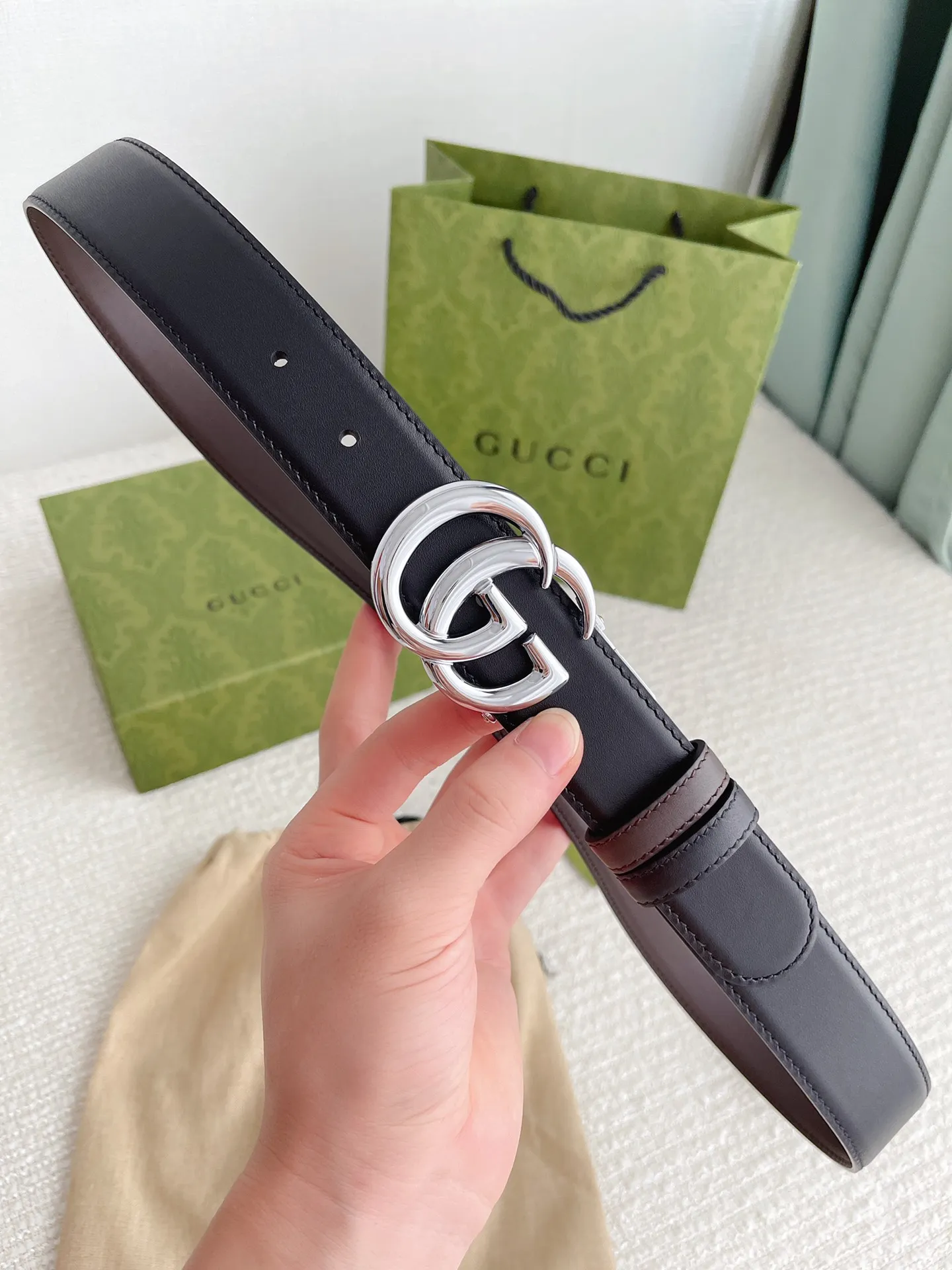 Gucci 新作3.5cm ベルト 黒コーヒー 二面使い - 画像 (9)