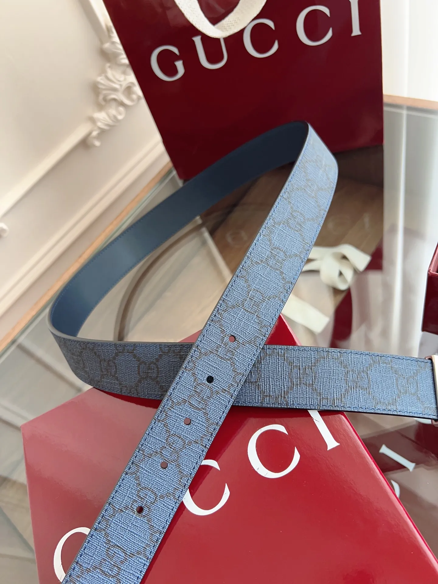 Gucci 新作ブルーシリコンボトムベルト - 画像 (8)