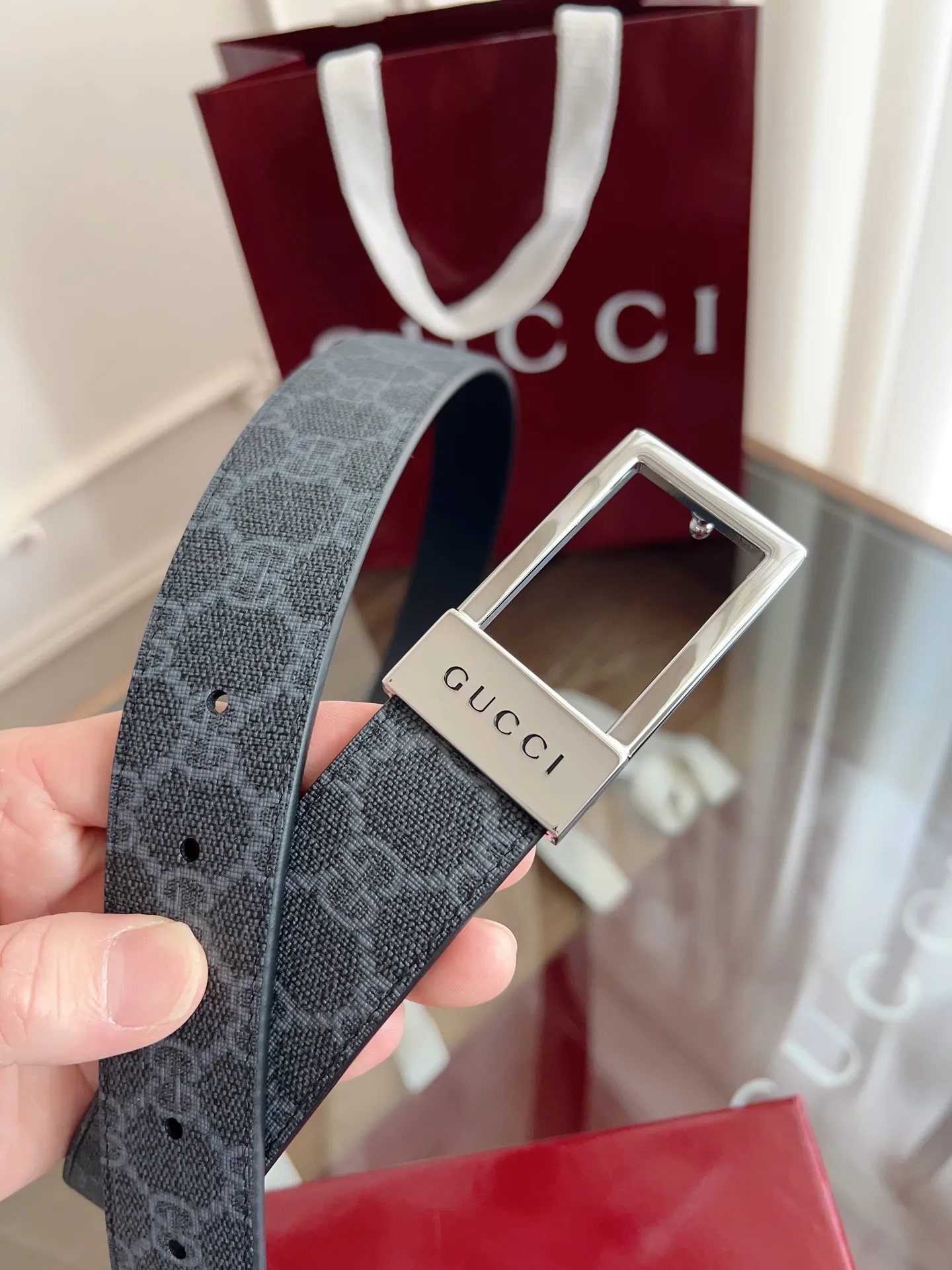 Gucci 新作黒シリコンベルト - 画像 (4)