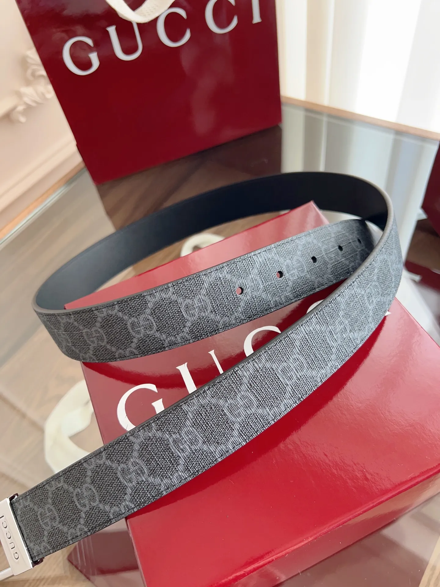 Gucci 新作黒シリコンベルト - 画像 (8)