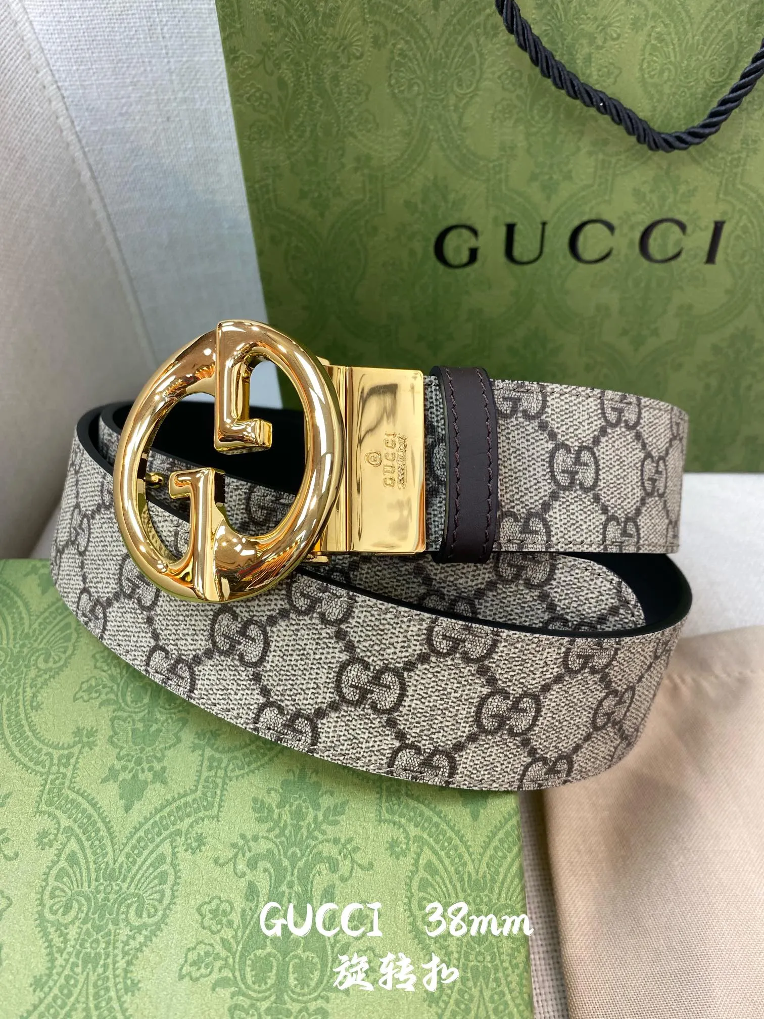 Gucci 新作 ベルト グレー GG柄 38mm - 画像 (3)