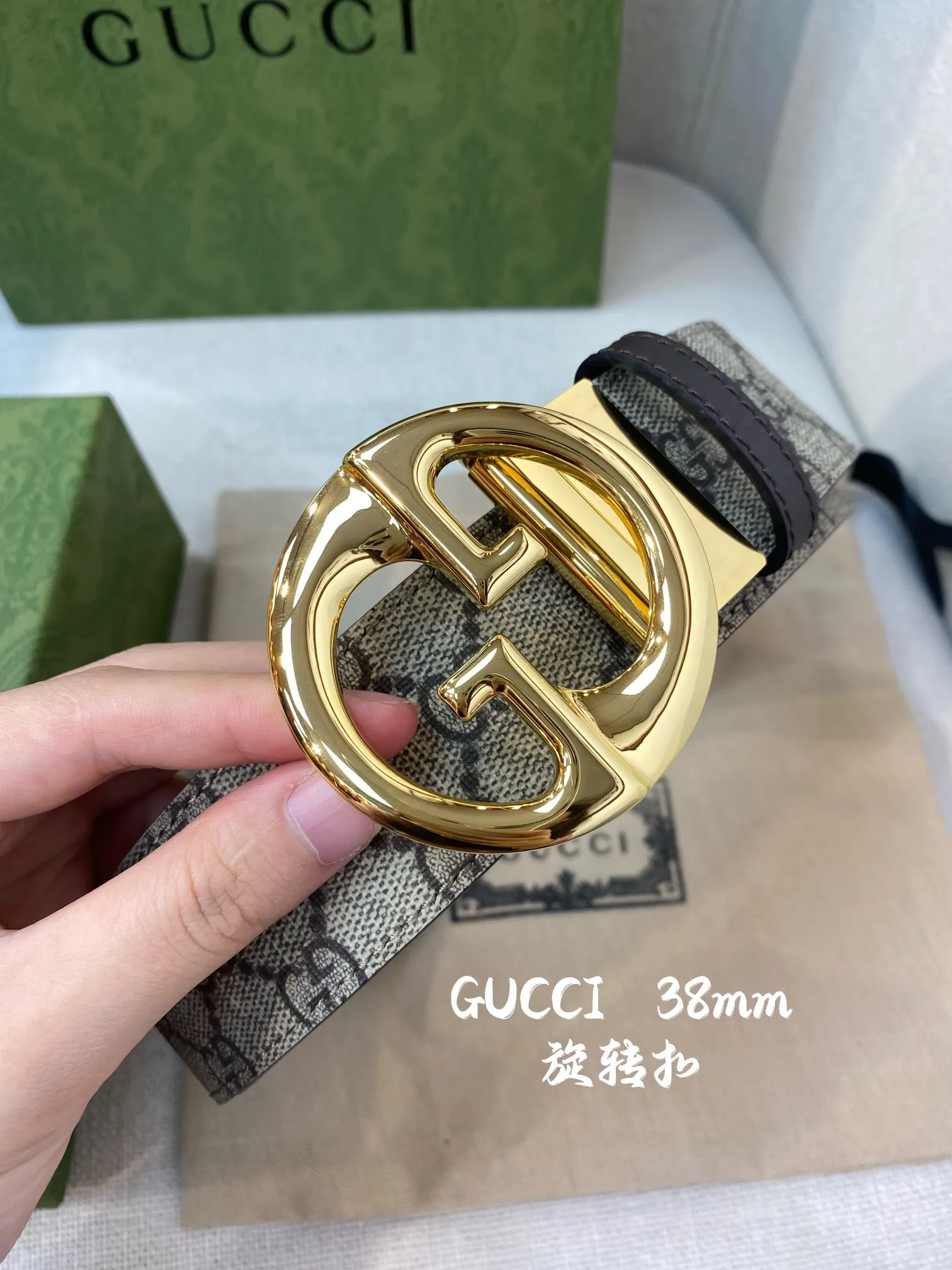 Gucci 新作 ベルト グレー GG柄 38mm - 画像 (4)