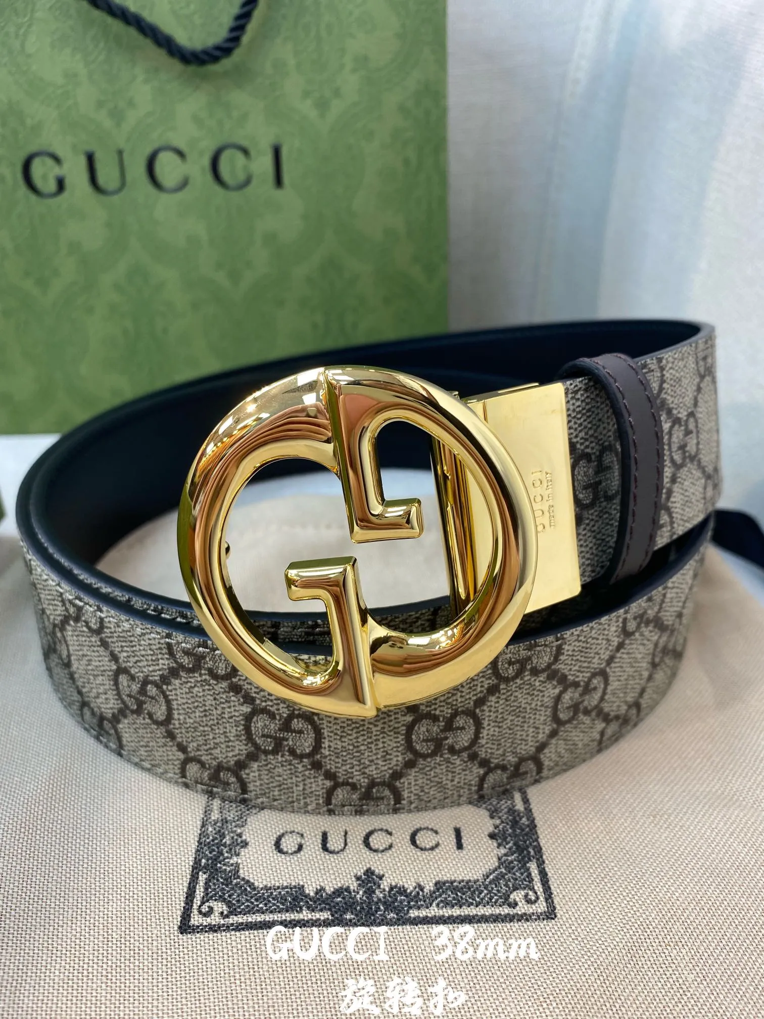 Gucci 新作 ベルト グレー GG柄 38mm - 画像 (5)