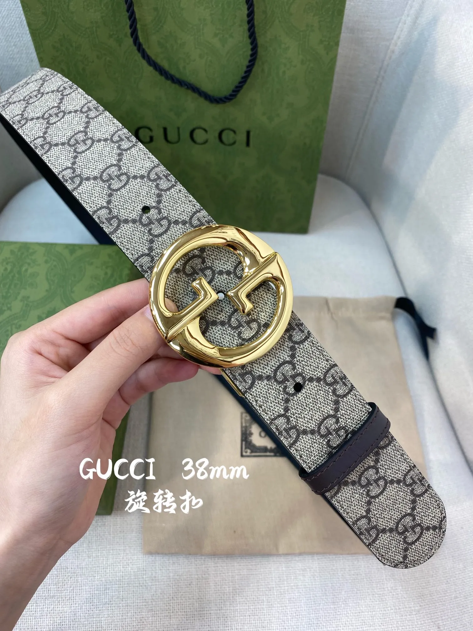 Gucci 新作 ベルト グレー GG柄 38mm - 画像 (6)