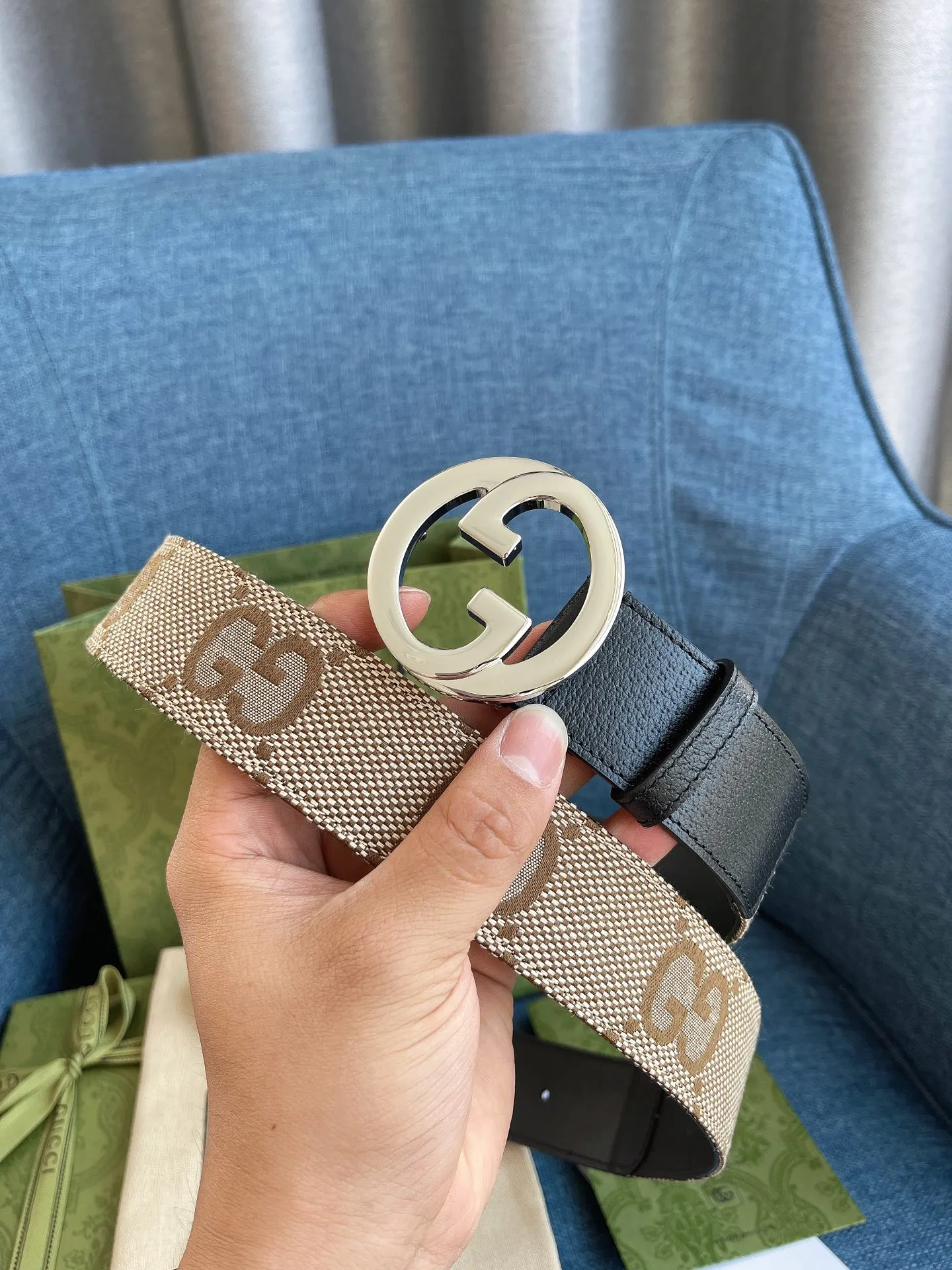 Gucci 新作Gベルト ブラックとベージュ - 画像 (3)