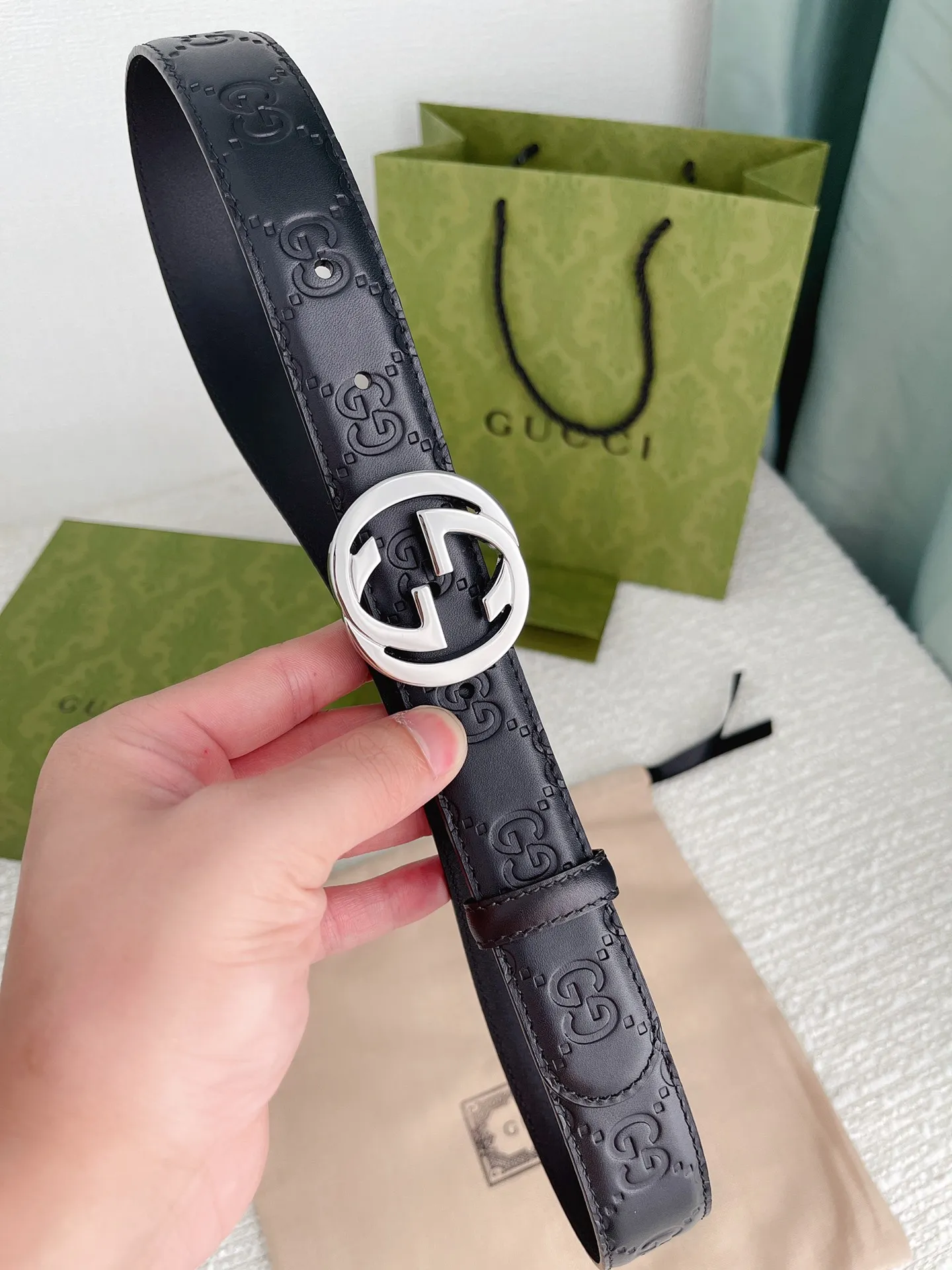Gucci 3.0cm 女性用ベルト ブラック クラシックG花 - 画像 (7)