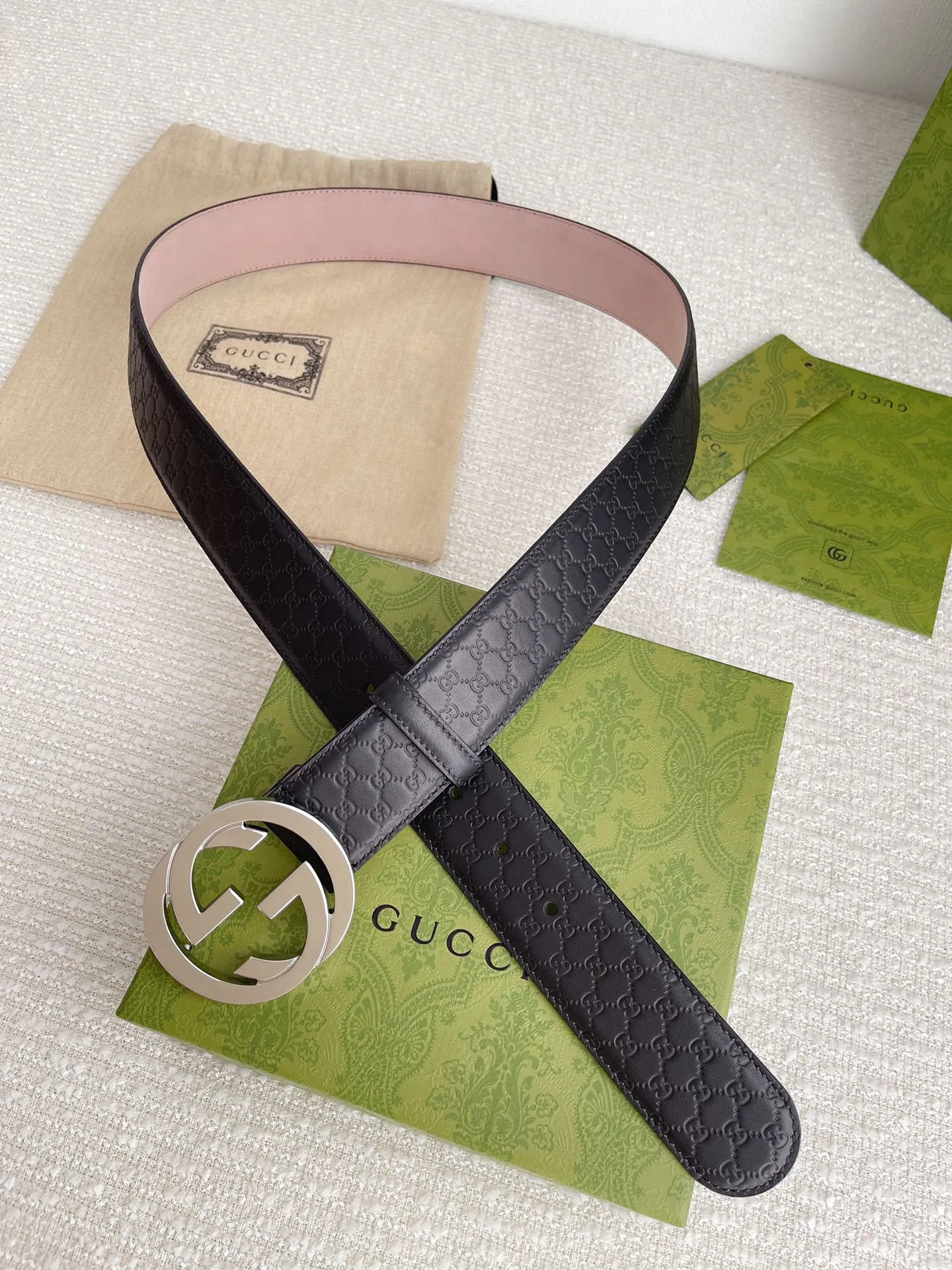 Gucci 新作ブラックベルト シルバーバックル - 画像 (10)