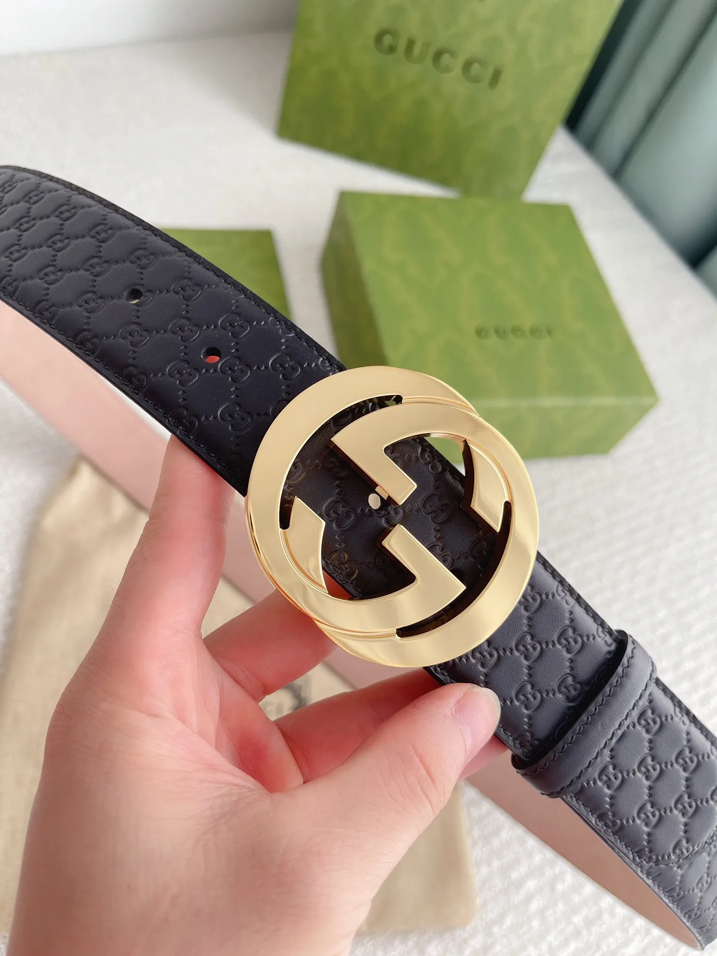 Gucci 新作黒エンボスレザーベルト - 画像 (4)