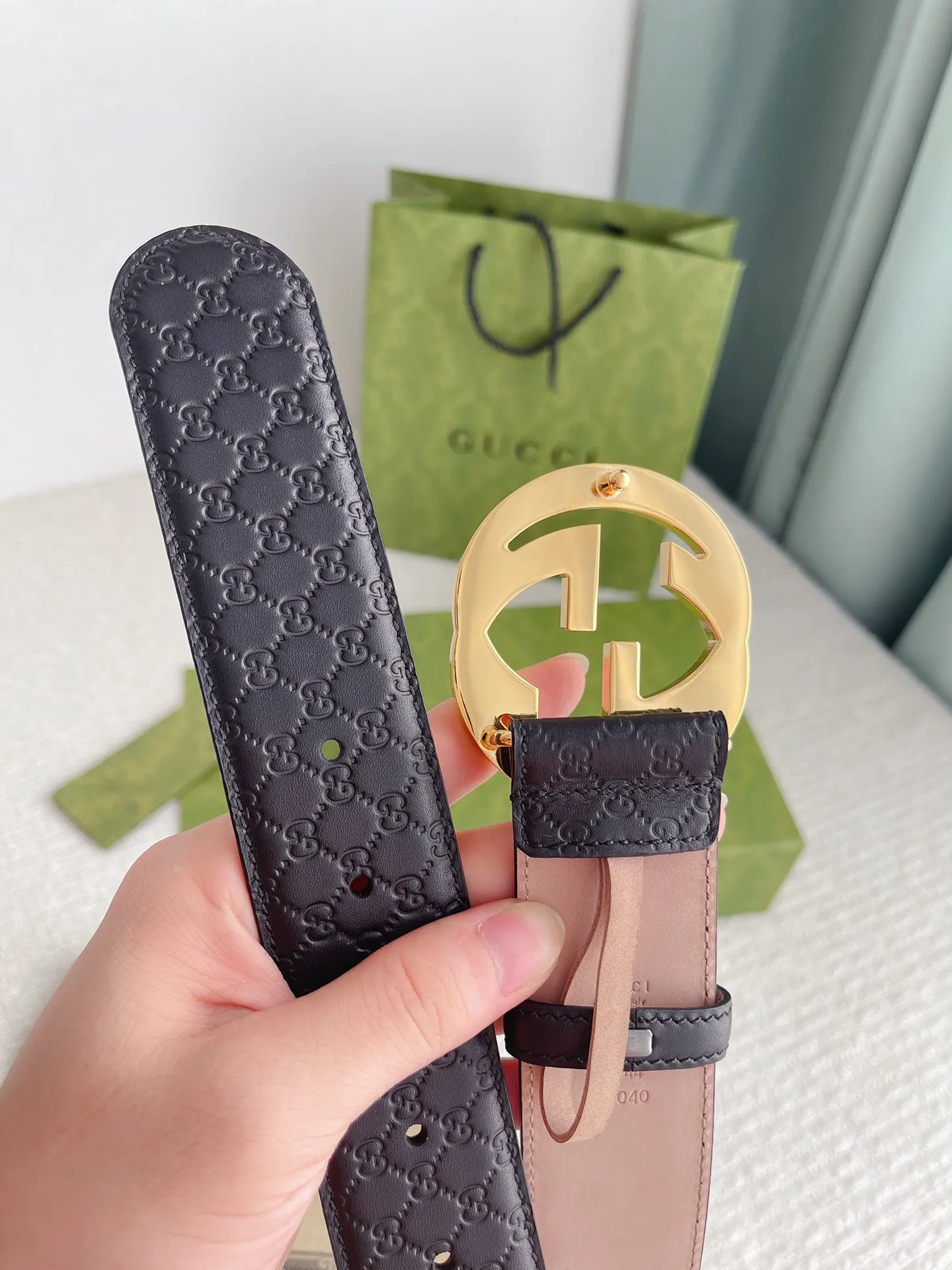 Gucci 新作黒エンボスレザーベルト - 画像 (7)