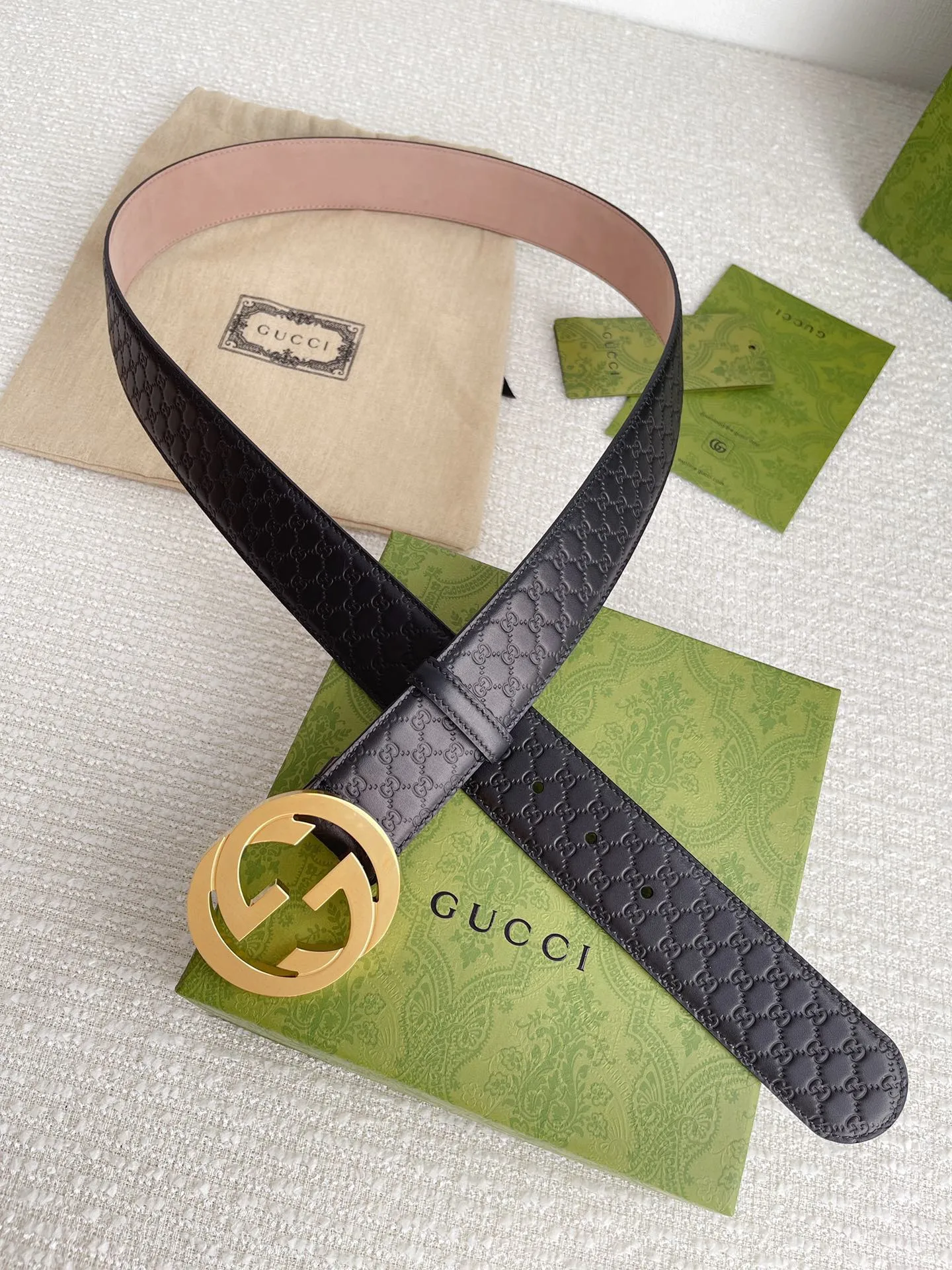 Gucci 新作黒エンボスレザーベルト - 画像 (10)