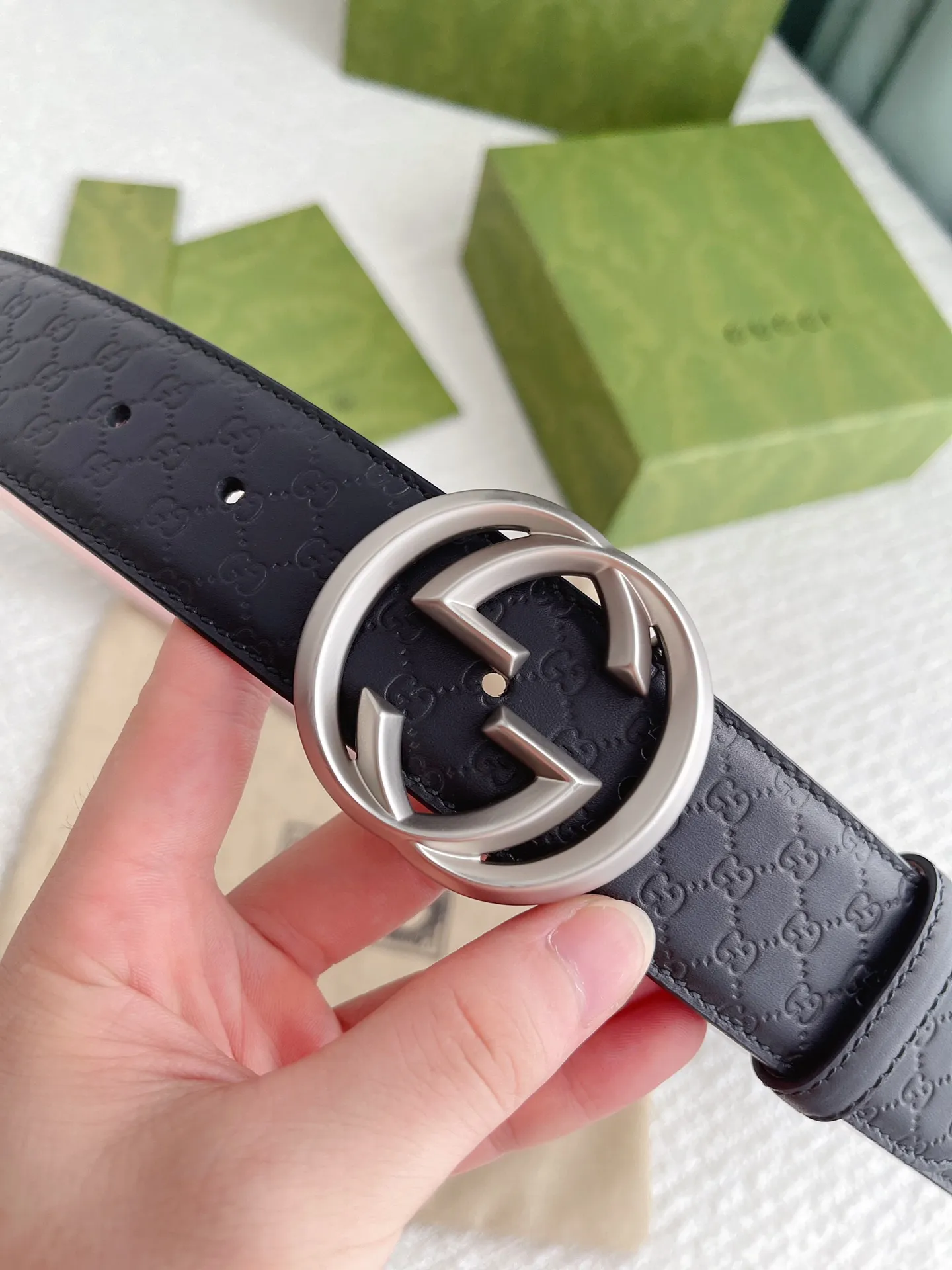 Gucci 新作ブラックベルト 4.0cm シルバーバックル - 画像 (4)