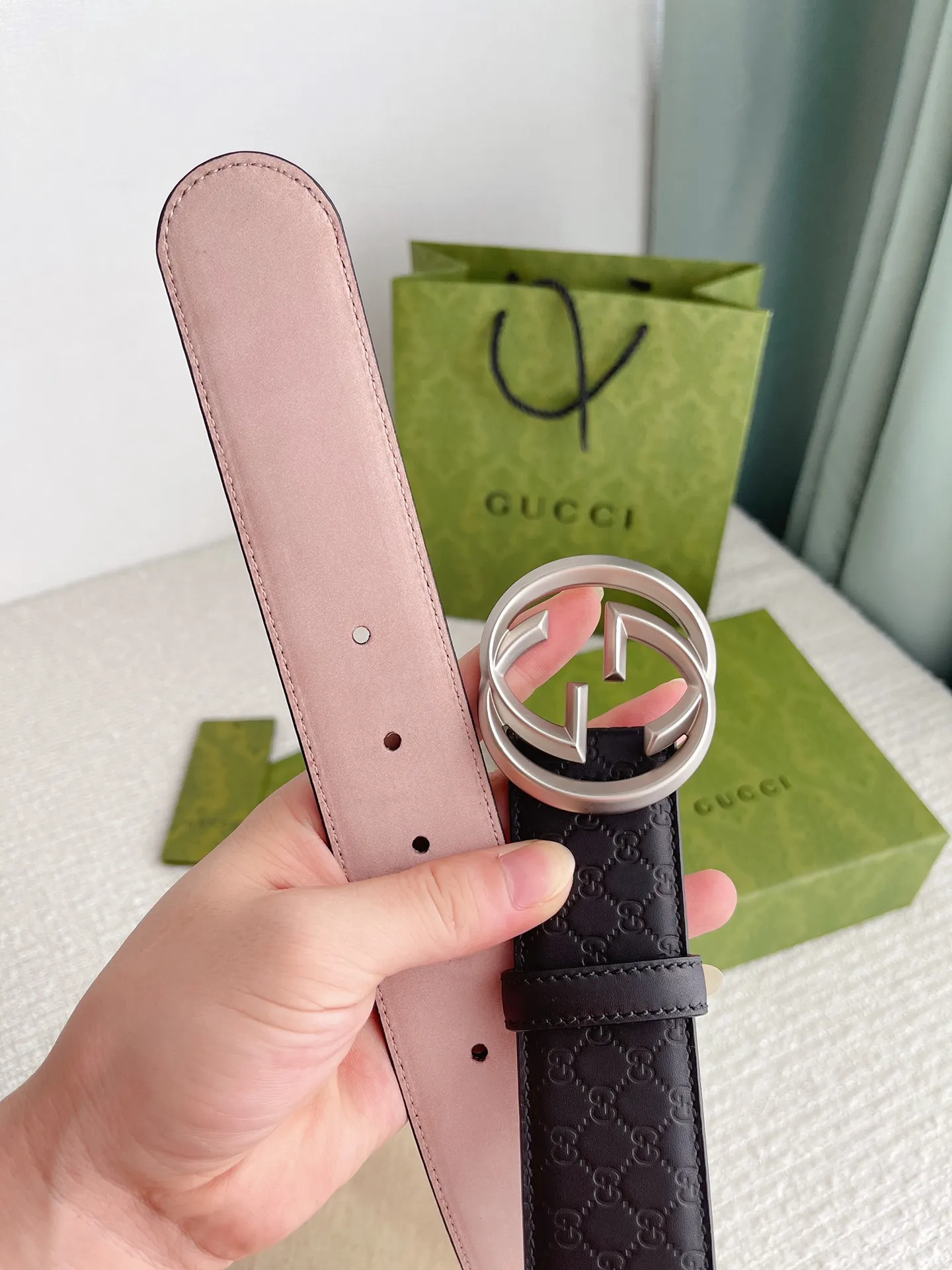 Gucci 新作ブラックベルト 4.0cm シルバーバックル - 画像 (6)