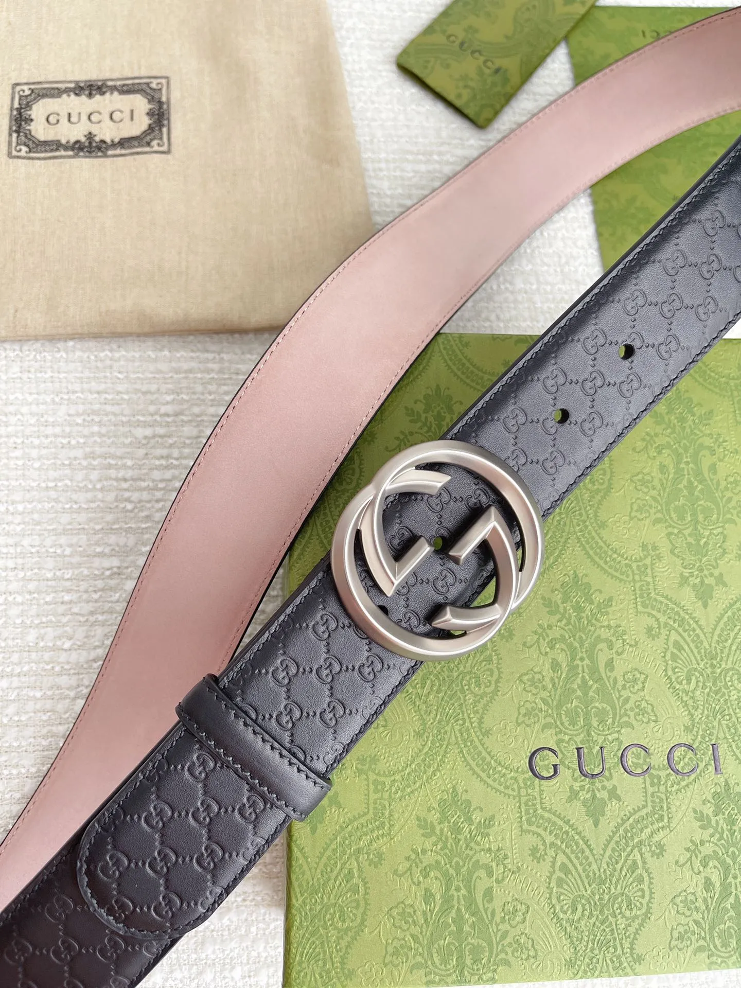 Gucci 新作ブラックベルト 4.0cm シルバーバックル - 画像 (9)